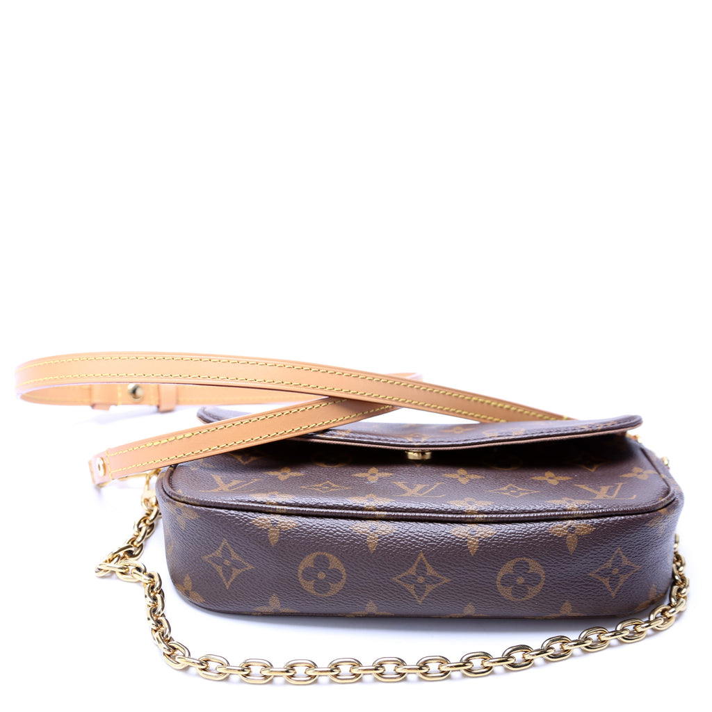 Ivy Wallet On Chain Monogram