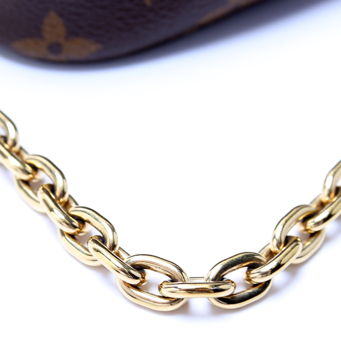 Ivy Wallet On Chain Monogram