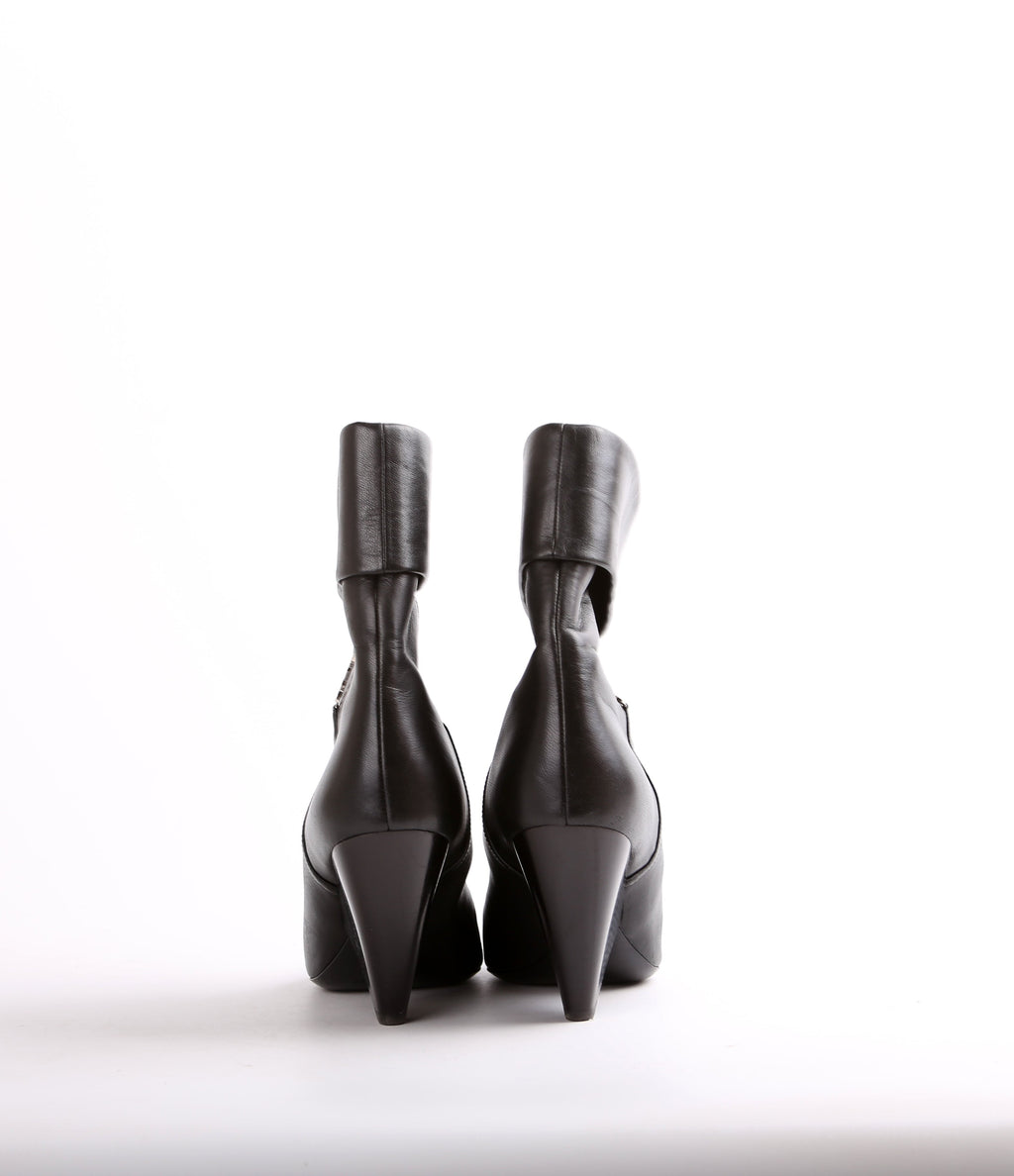 Leather Niki 95MM Booties Size 40