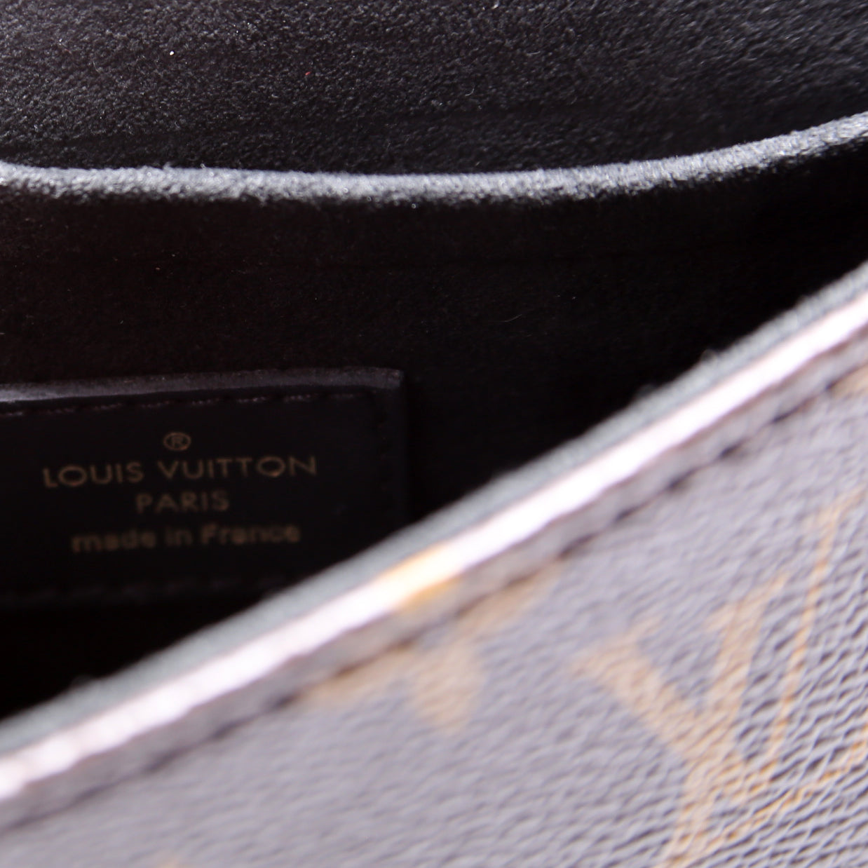 Locky BB Monogram Black