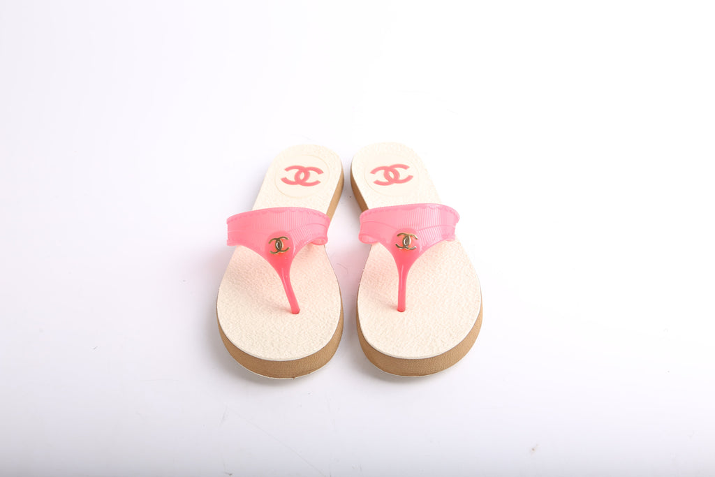 Interlocking CC Flip Flops Size 38