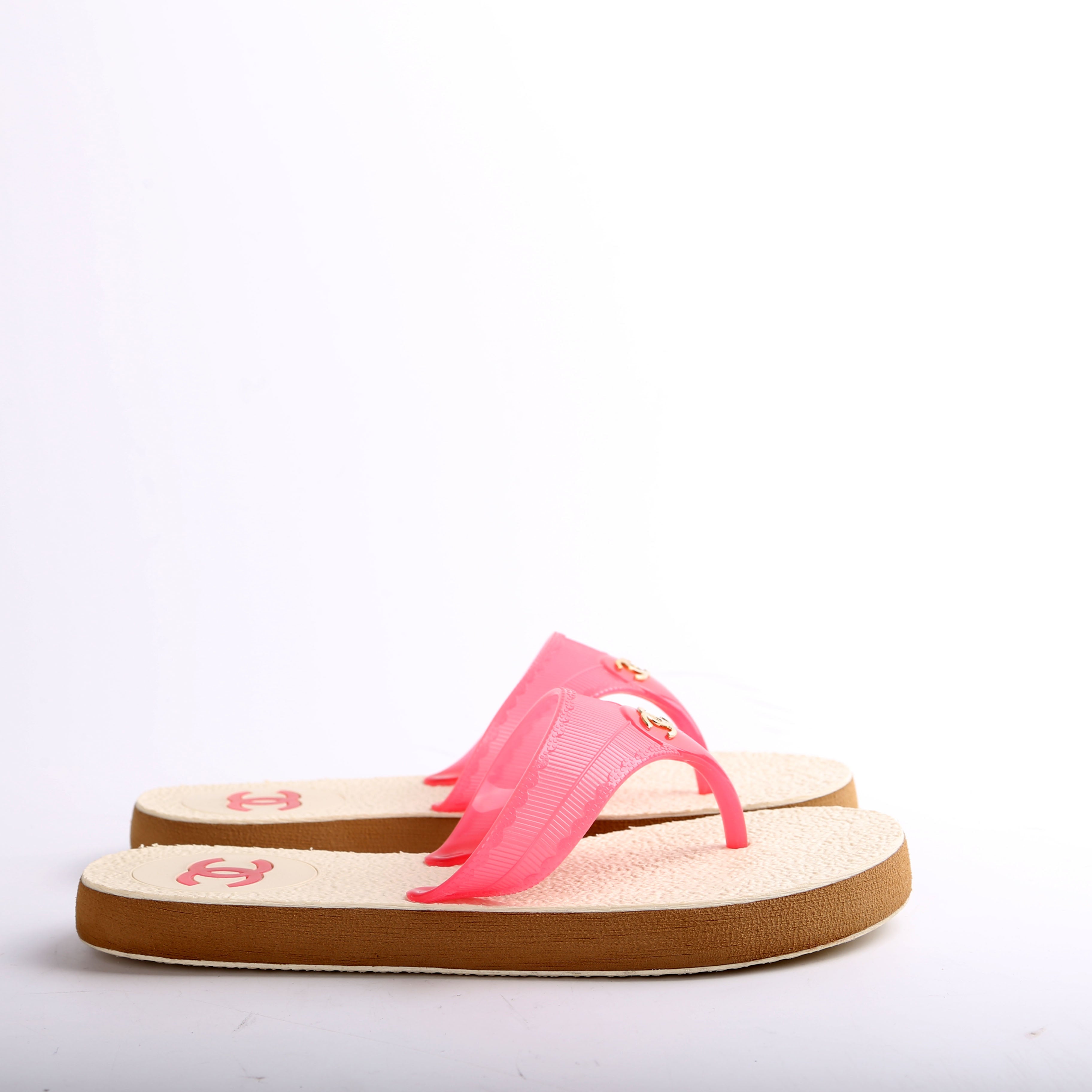 Interlocking CC Flip Flops Size 38