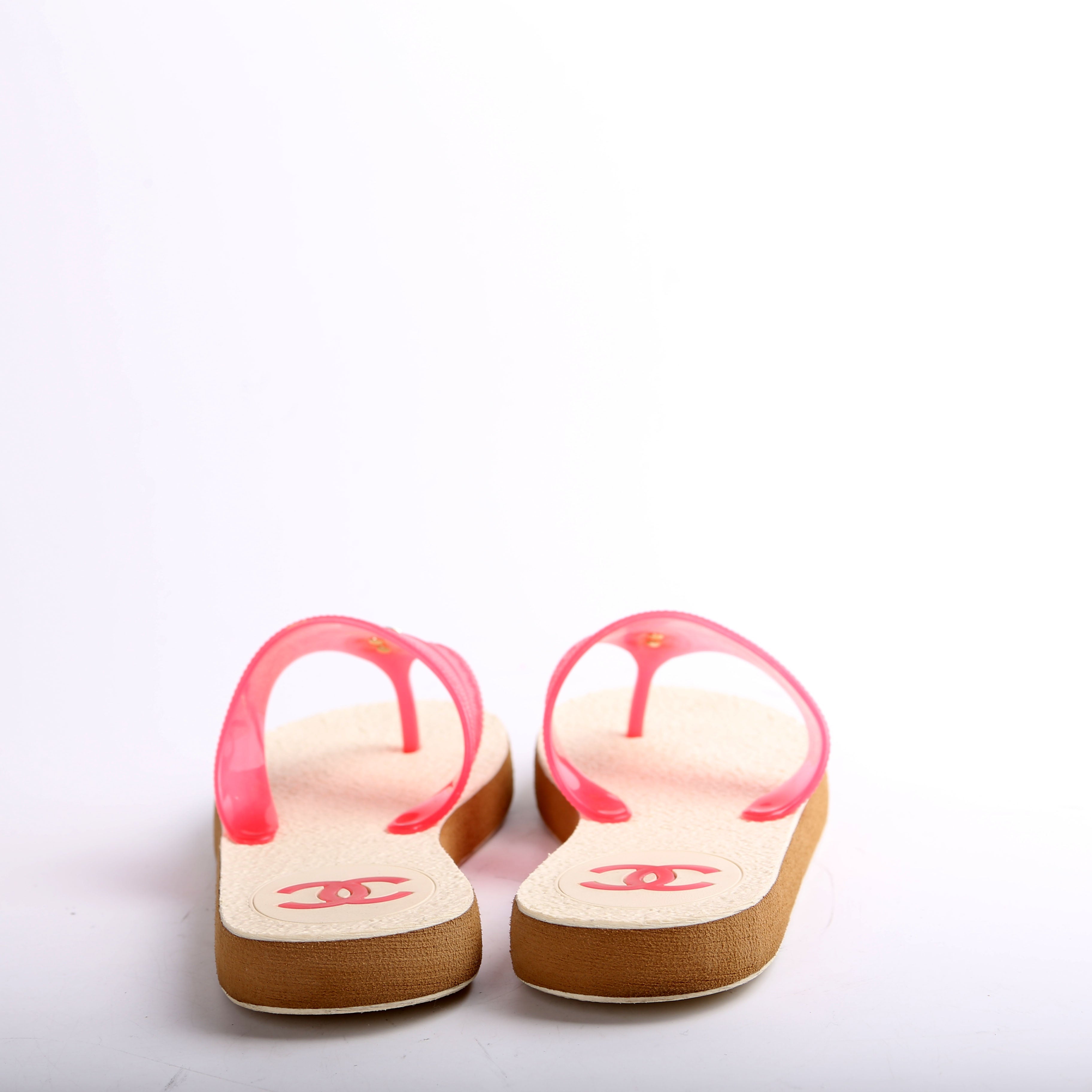 Interlocking CC Flip Flops Size 38