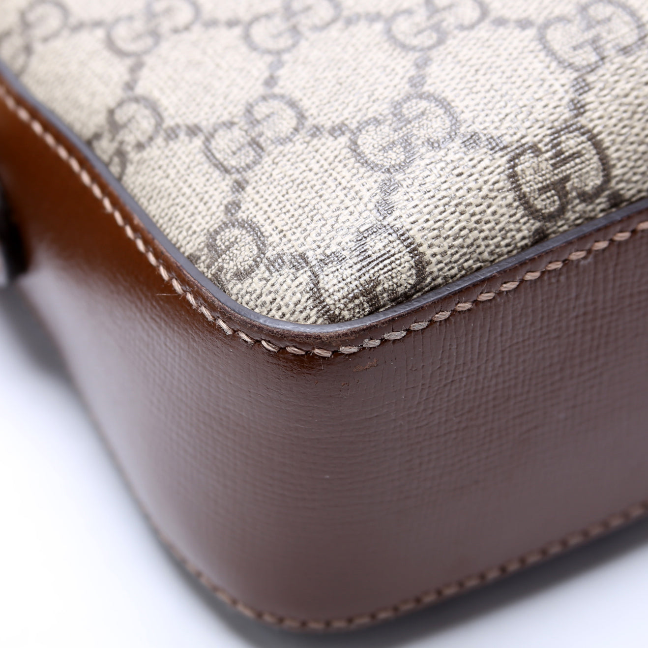 675891 Interlocking GG Messenger Brown