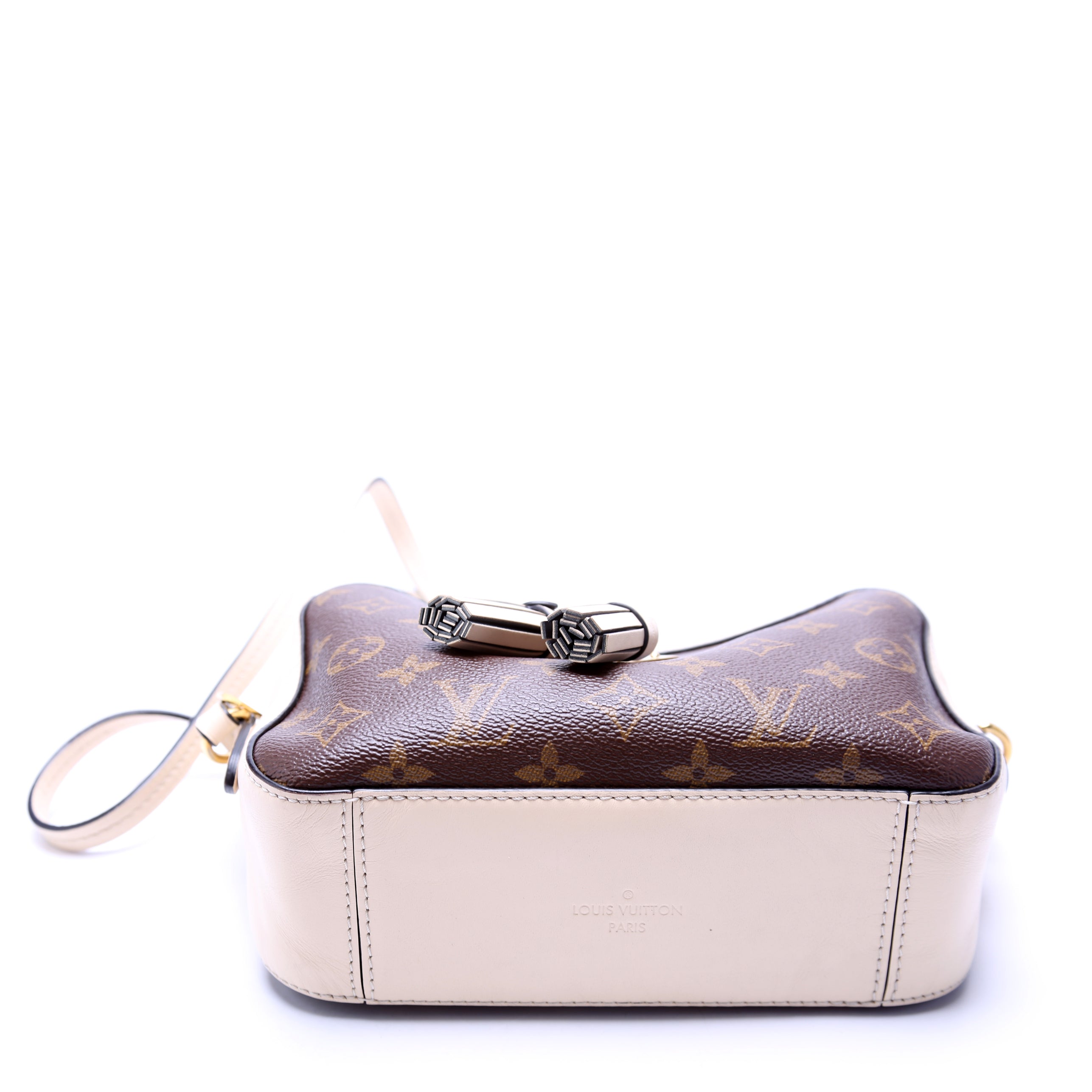 Saintonge Monogram White
