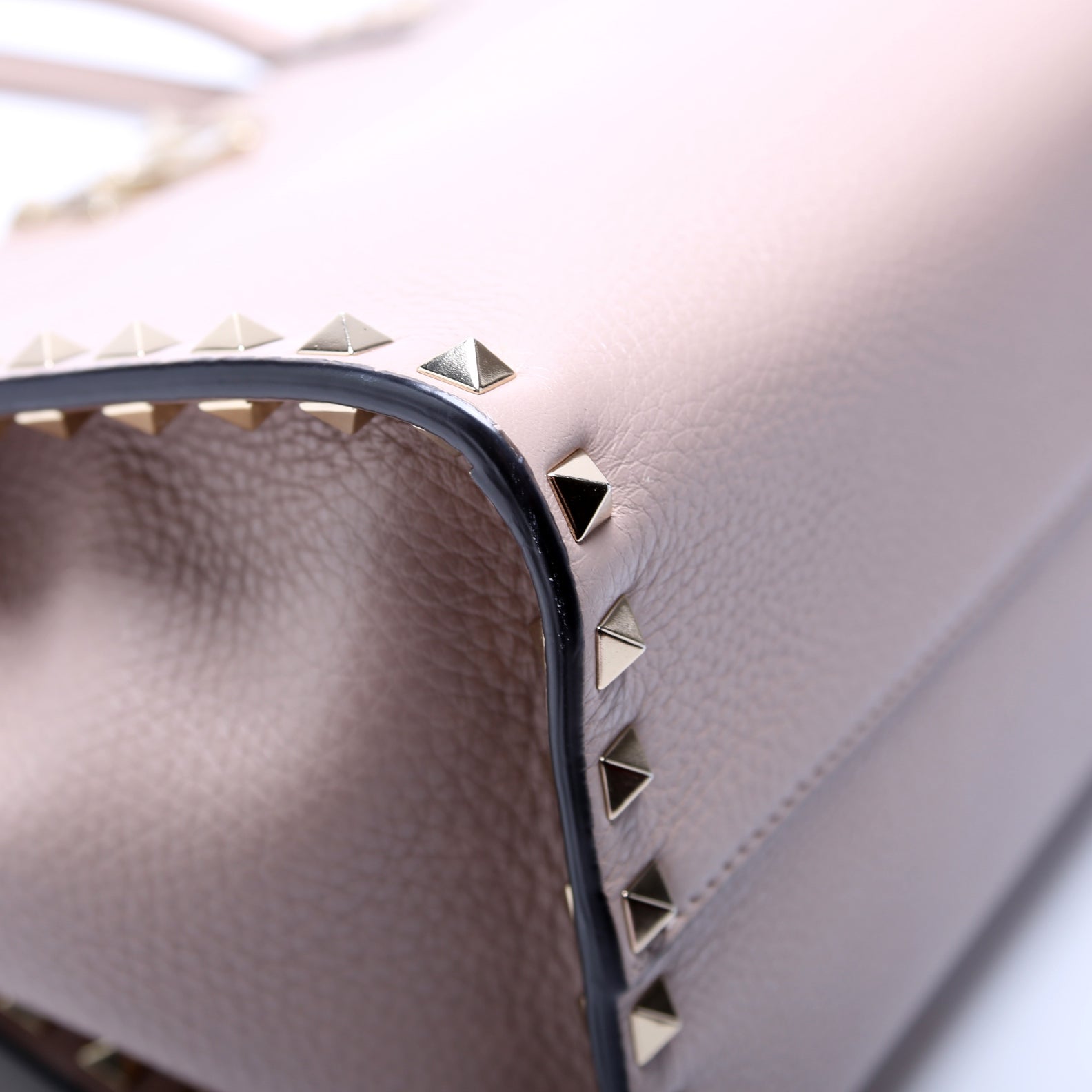 Rockstud Top Handle Tote Pink