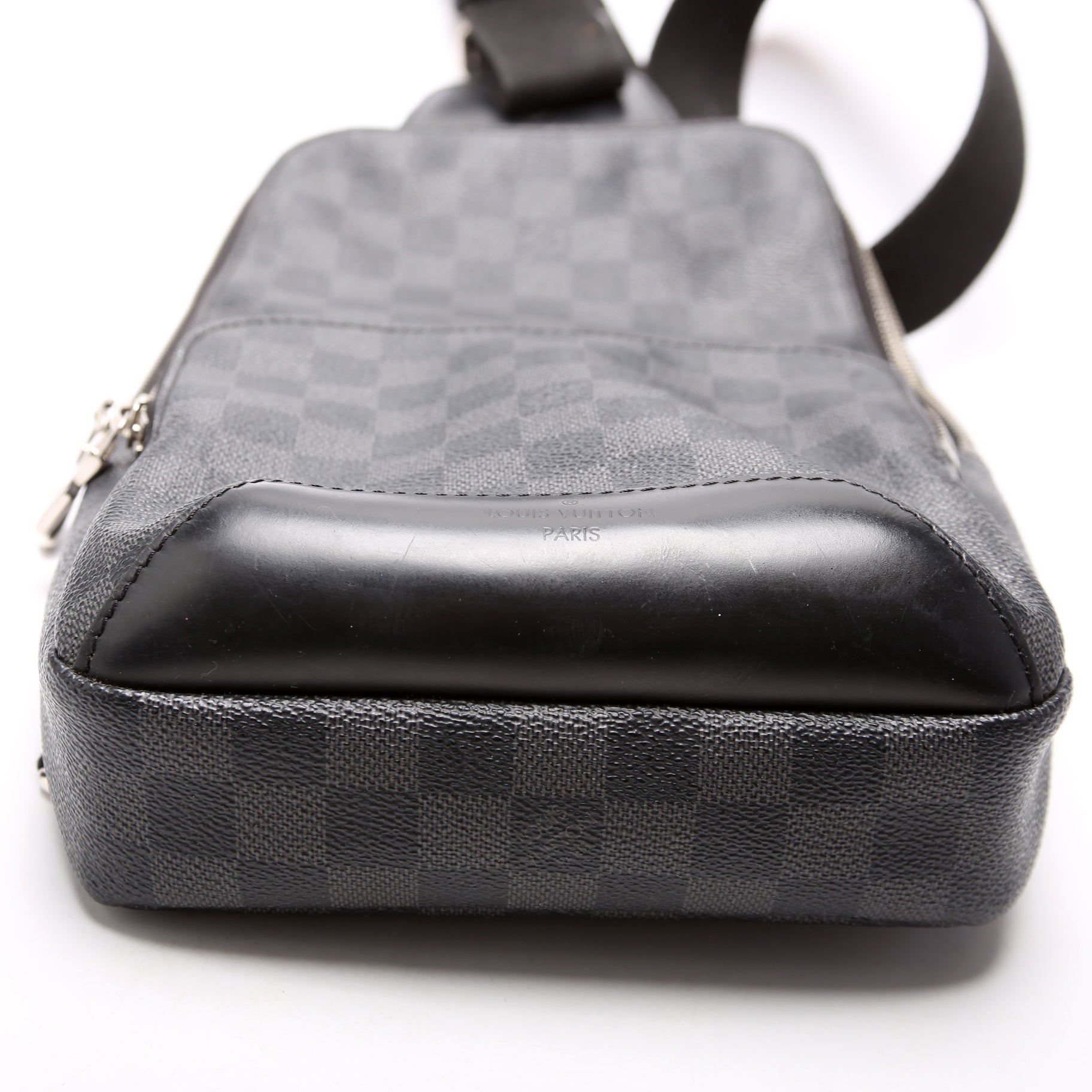 Avenue Sling Bag Damier Graphite
