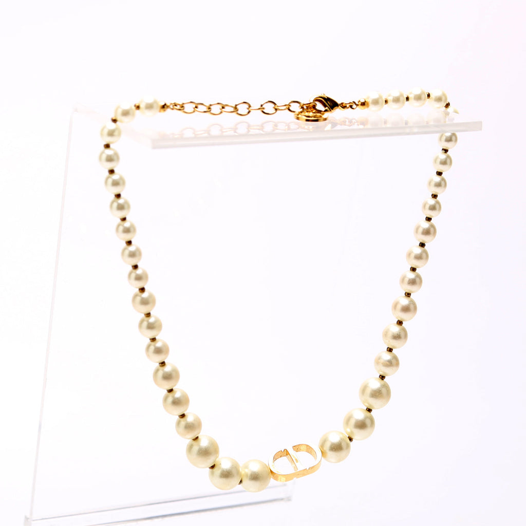 30 Montaigne Resin Pearl Choker
