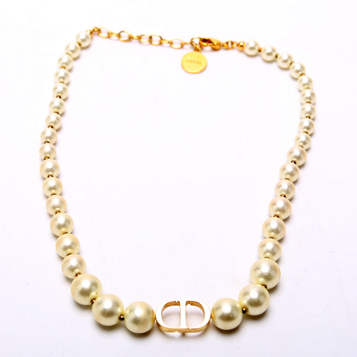30 Montaigne Resin Pearl Choker