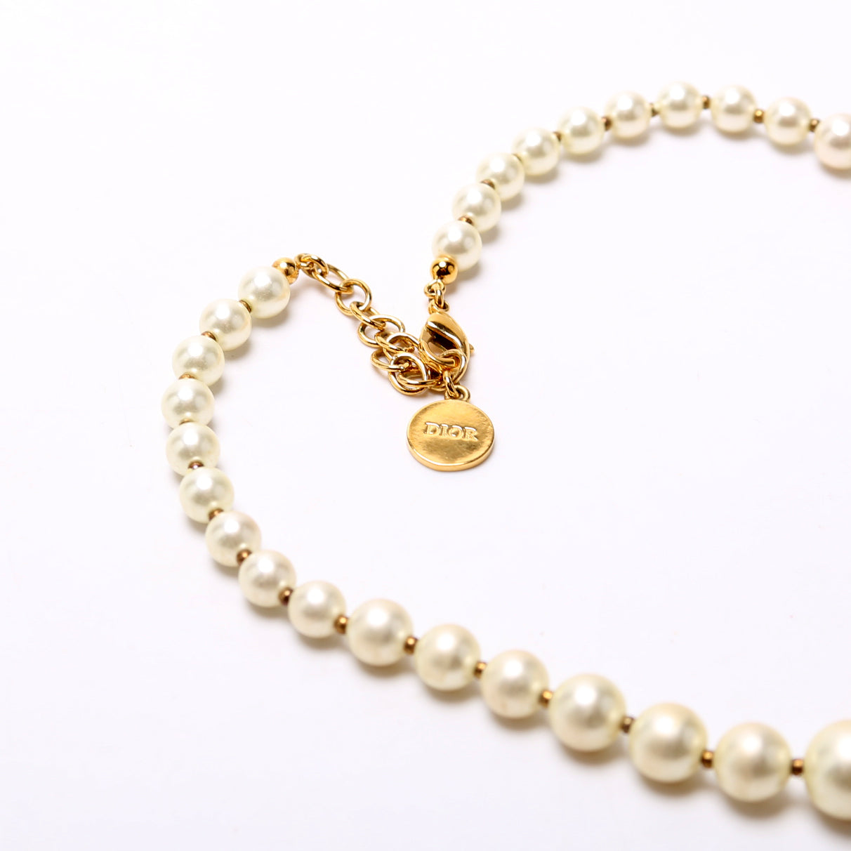 30 Montaigne Resin Pearl Choker
