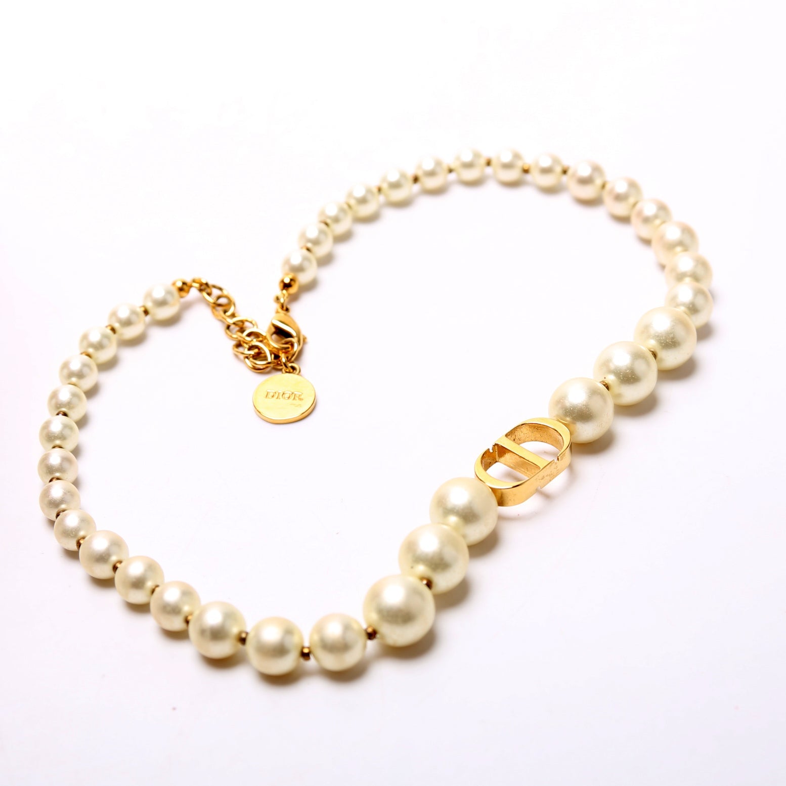 30 Montaigne Resin Pearl Choker
