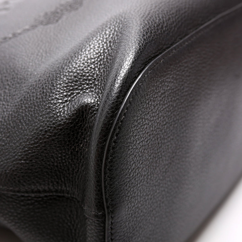 1BE057 Vitello Daino Phenix Bucket Bag Black