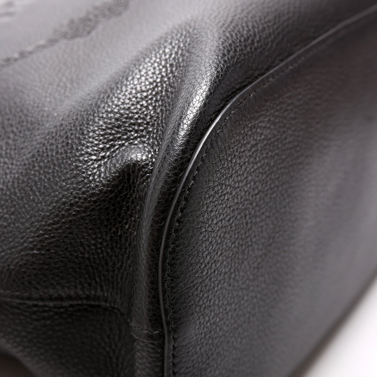 1BE057 Vitello Daino Phenix Bucket Bag Black