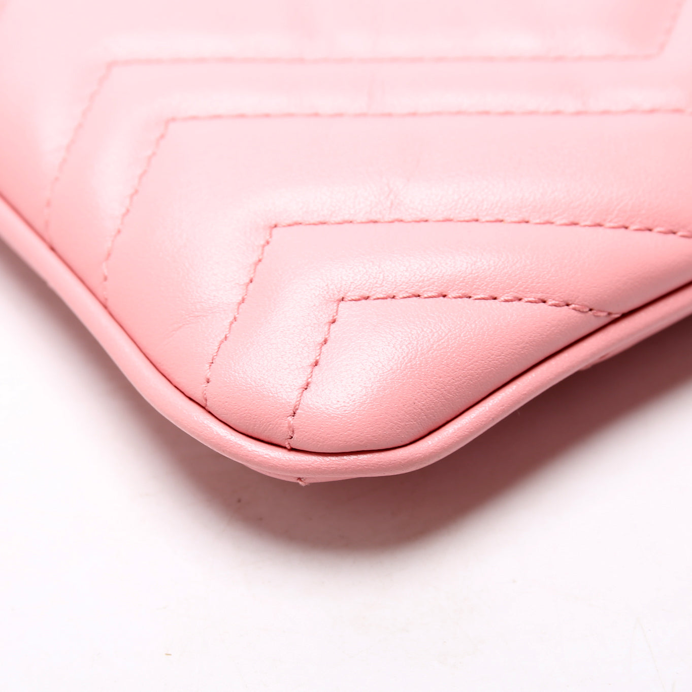 525541 GG Marmont Leather Heart Pouch Pink
