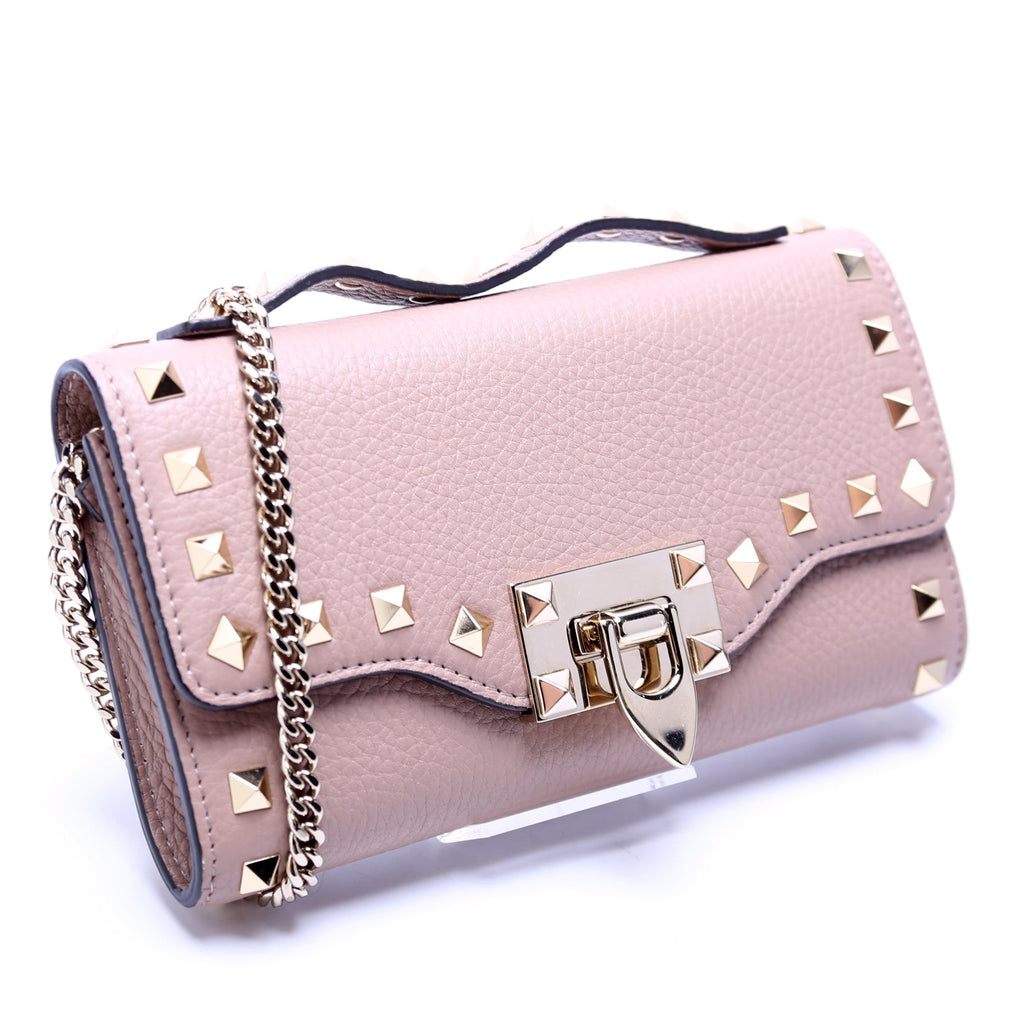 Rockstud Top Handle Chain Wallet Nude