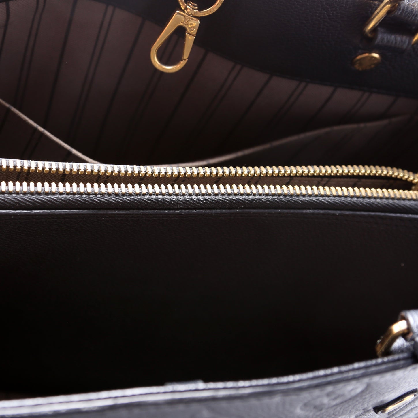 Montaigne MM Empreinte Black