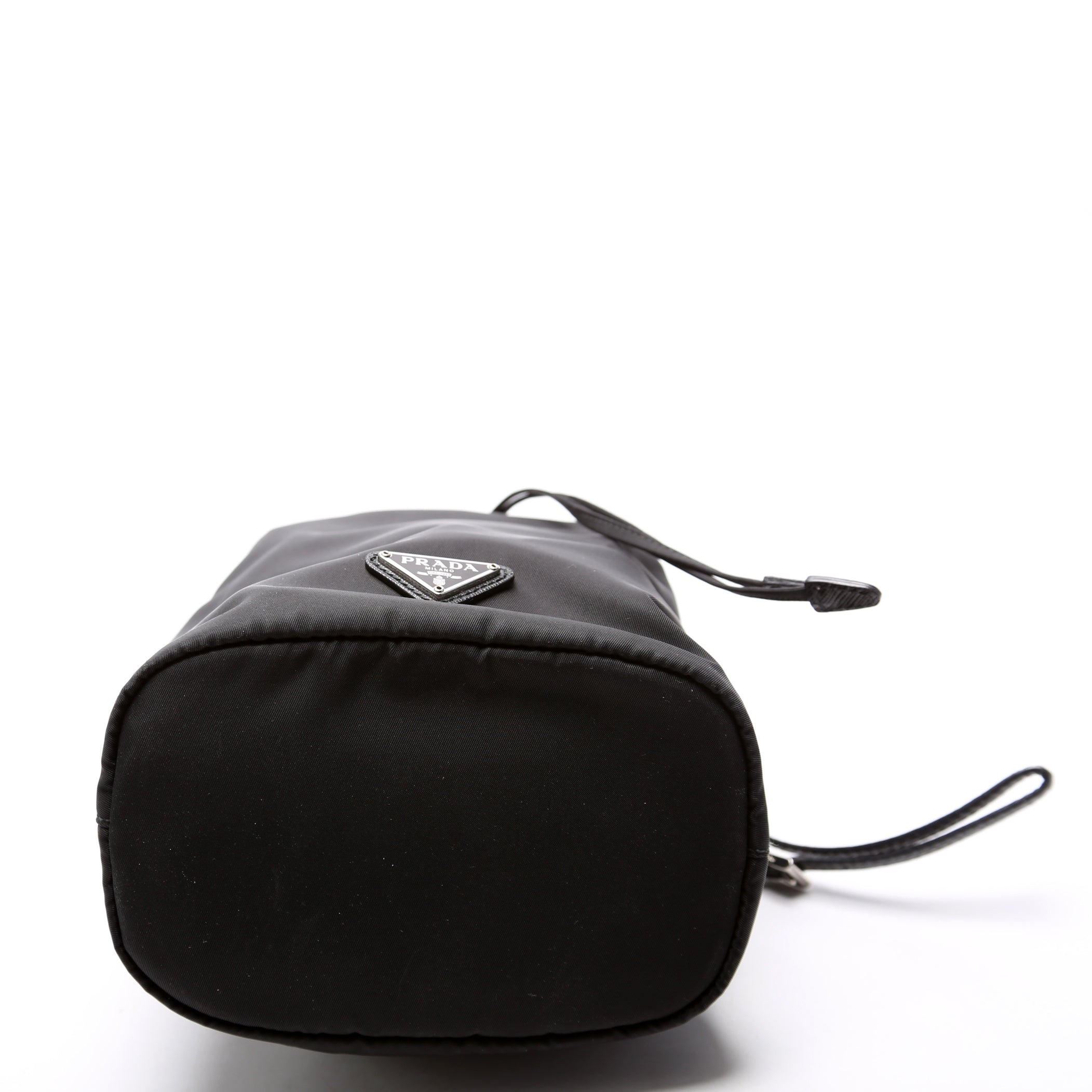 1NE369 Re-Nylon Drawstring Pouch Black
