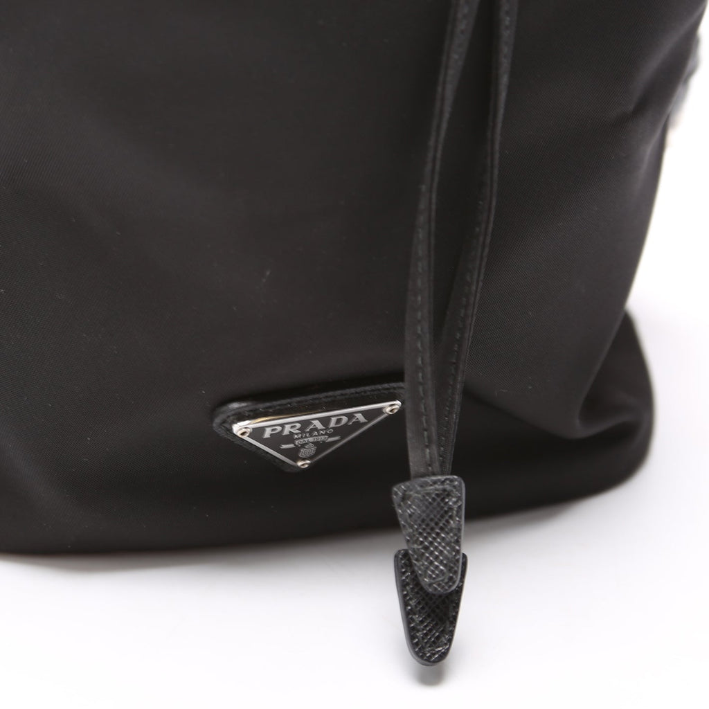 1NE369 Re-Nylon Drawstring Pouch Black