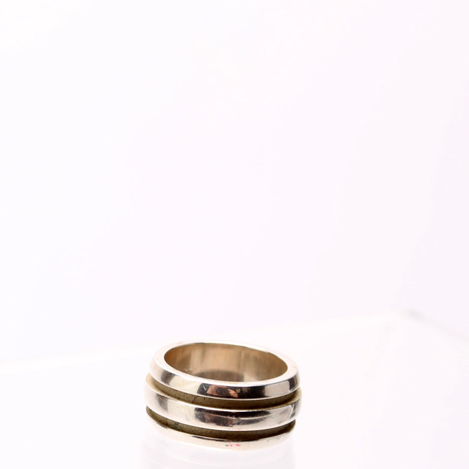 Atlas Groove Ring 925 Size 4.5