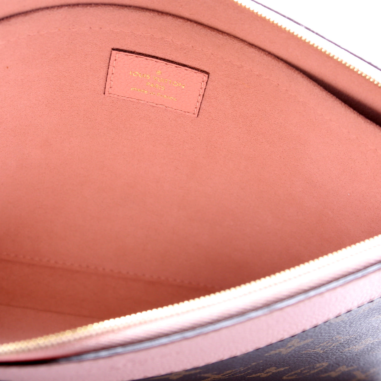 Daily Pouch Monogram Pink