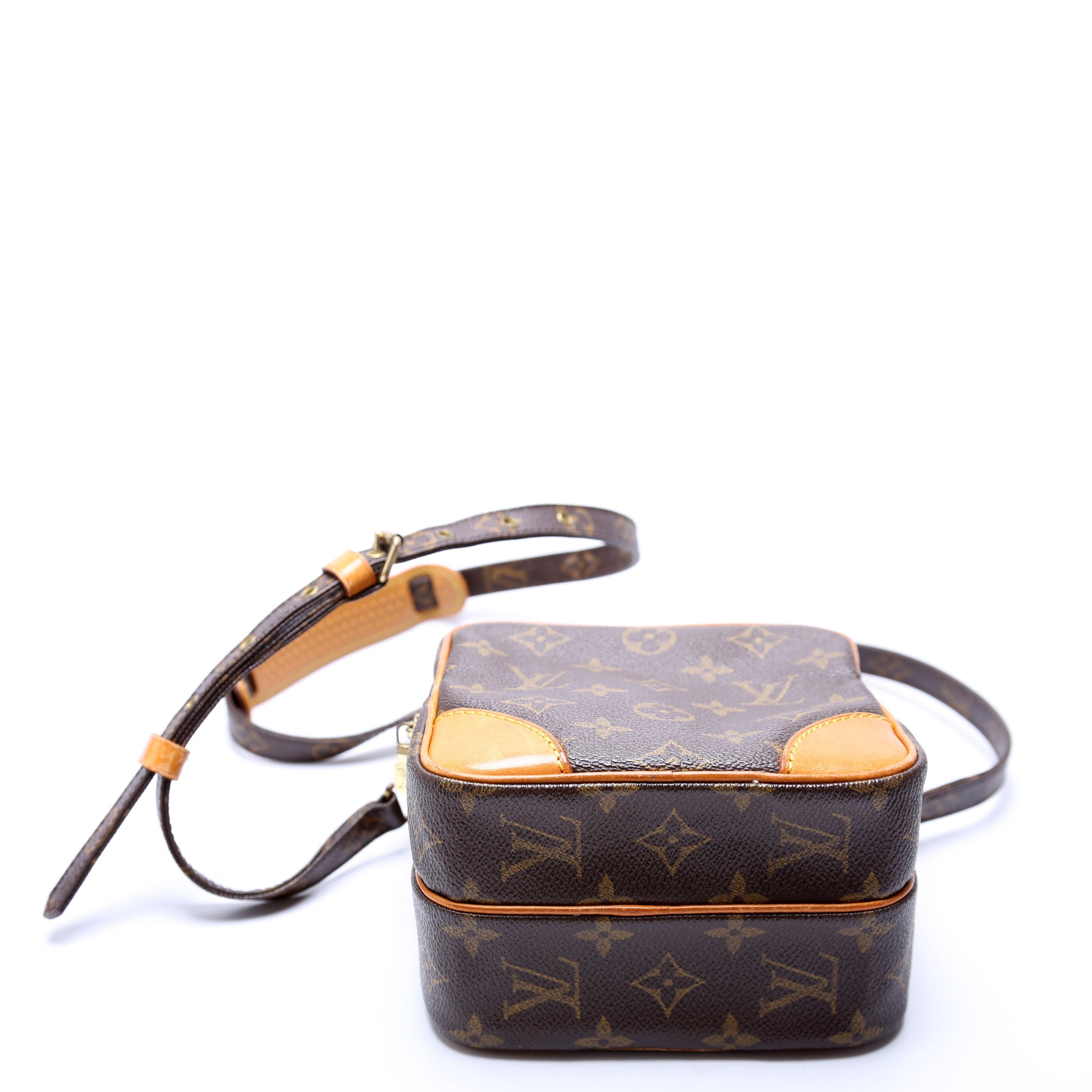 Amazone Monogram
