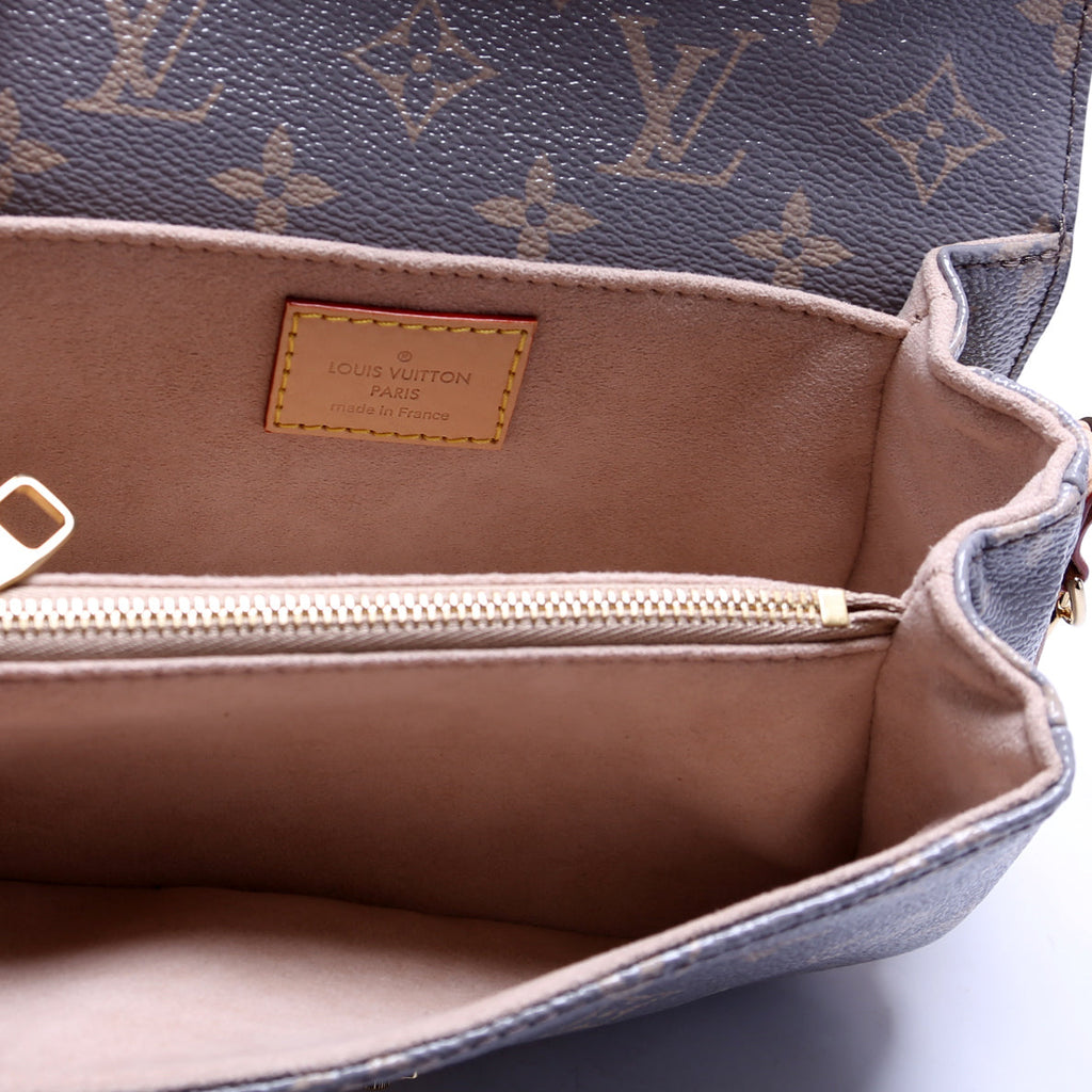 Pochette Metis East West Gray Monogram