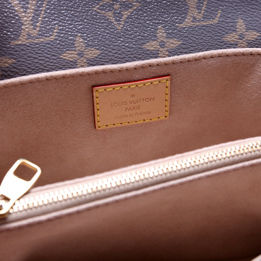 Pochette Metis East West Gray Monogram