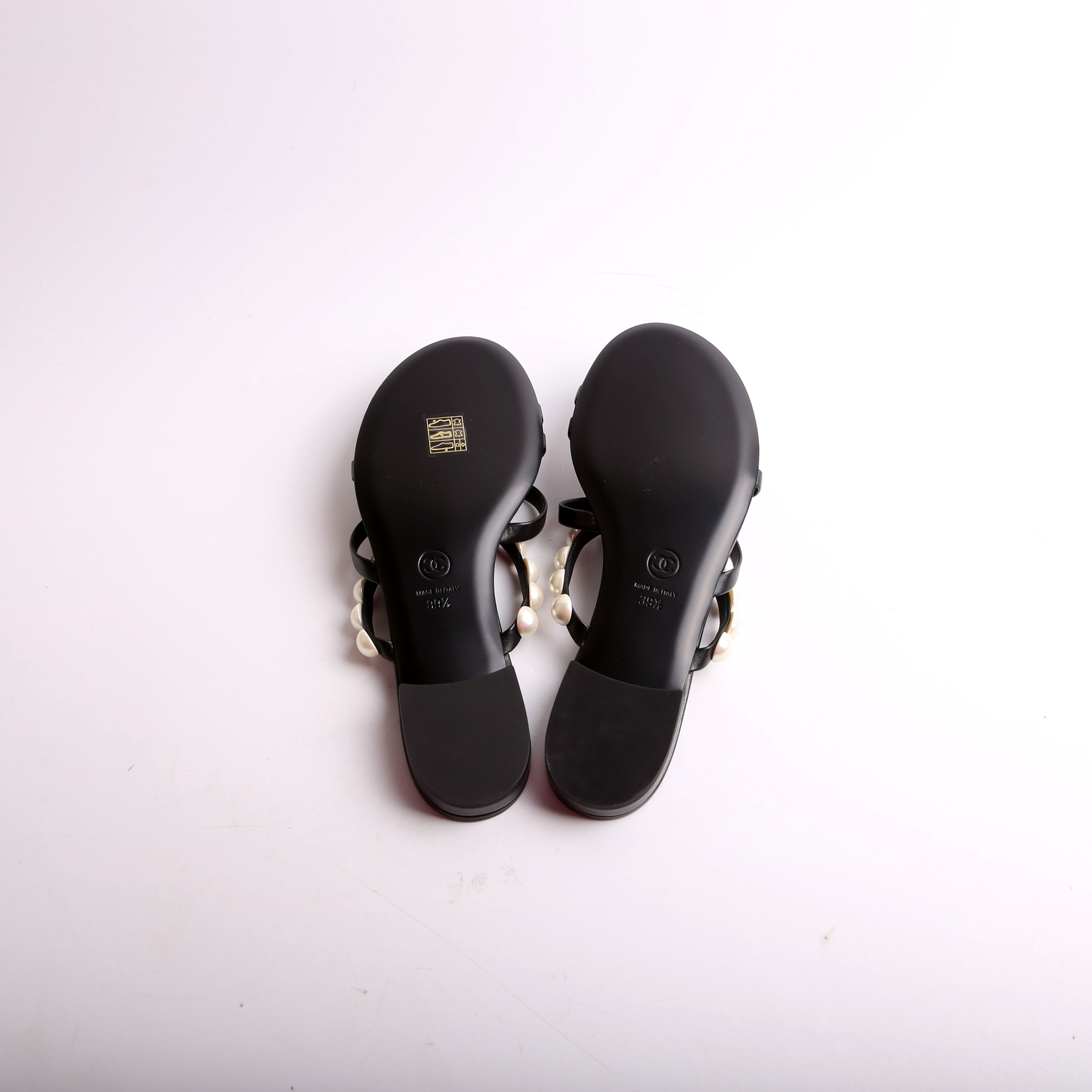 CC Pearl Flat Sandals Size 39.5