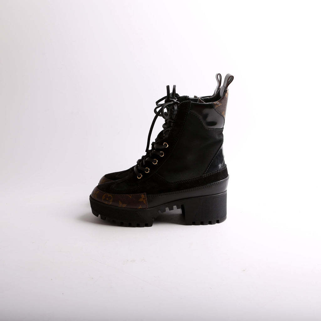 Laureate World Tour Desert Boots Size 36