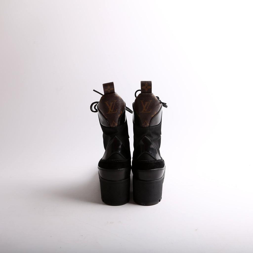 Laureate World Tour Desert Boots Size 36