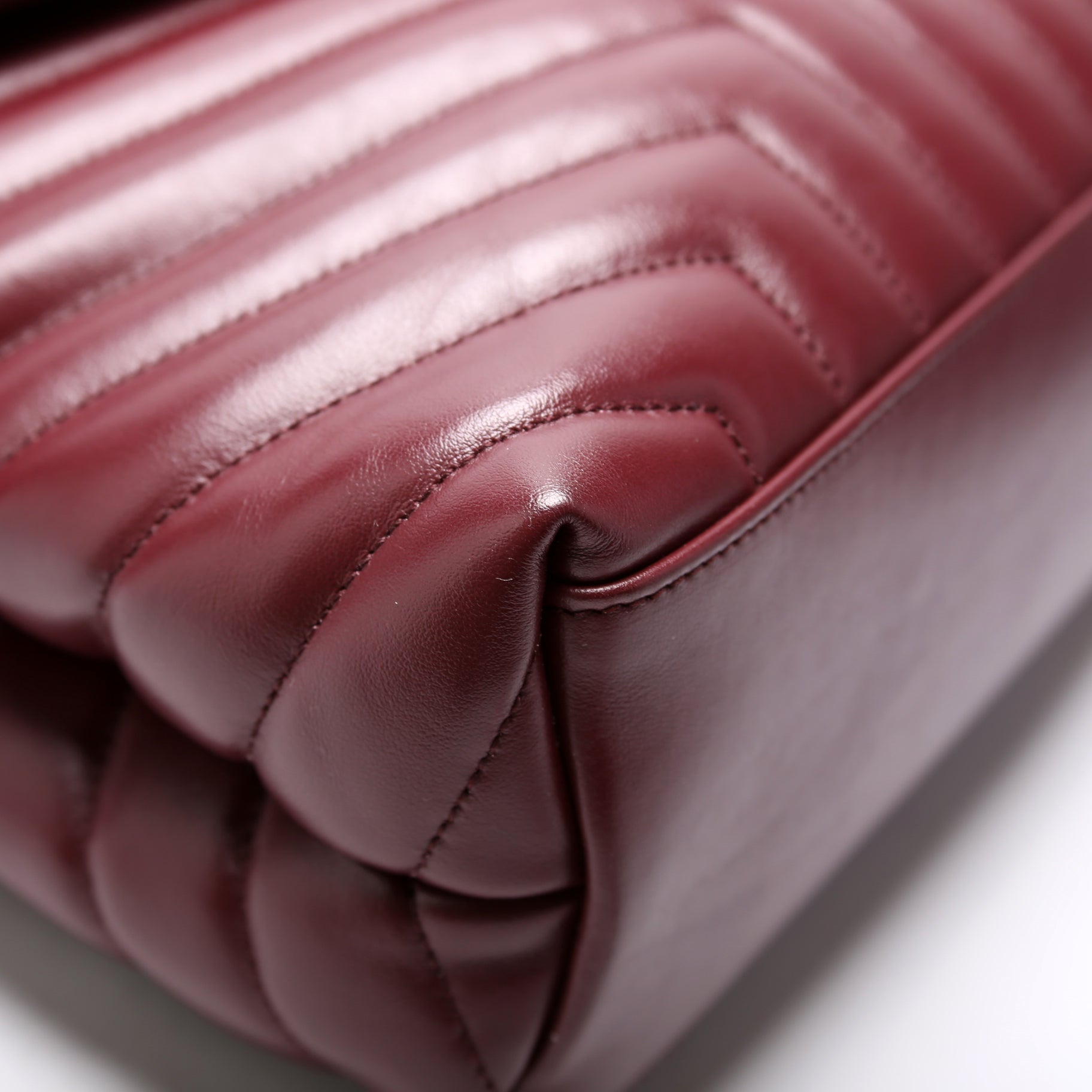 Lou Lou Medium Quilted 574946 Burgundy