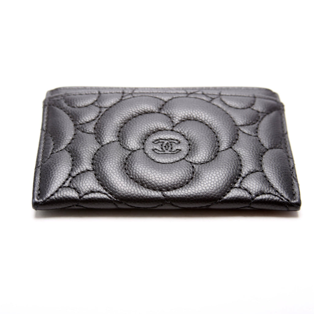 Camellia Flower Embossed Caviar Card Holder 24M Black