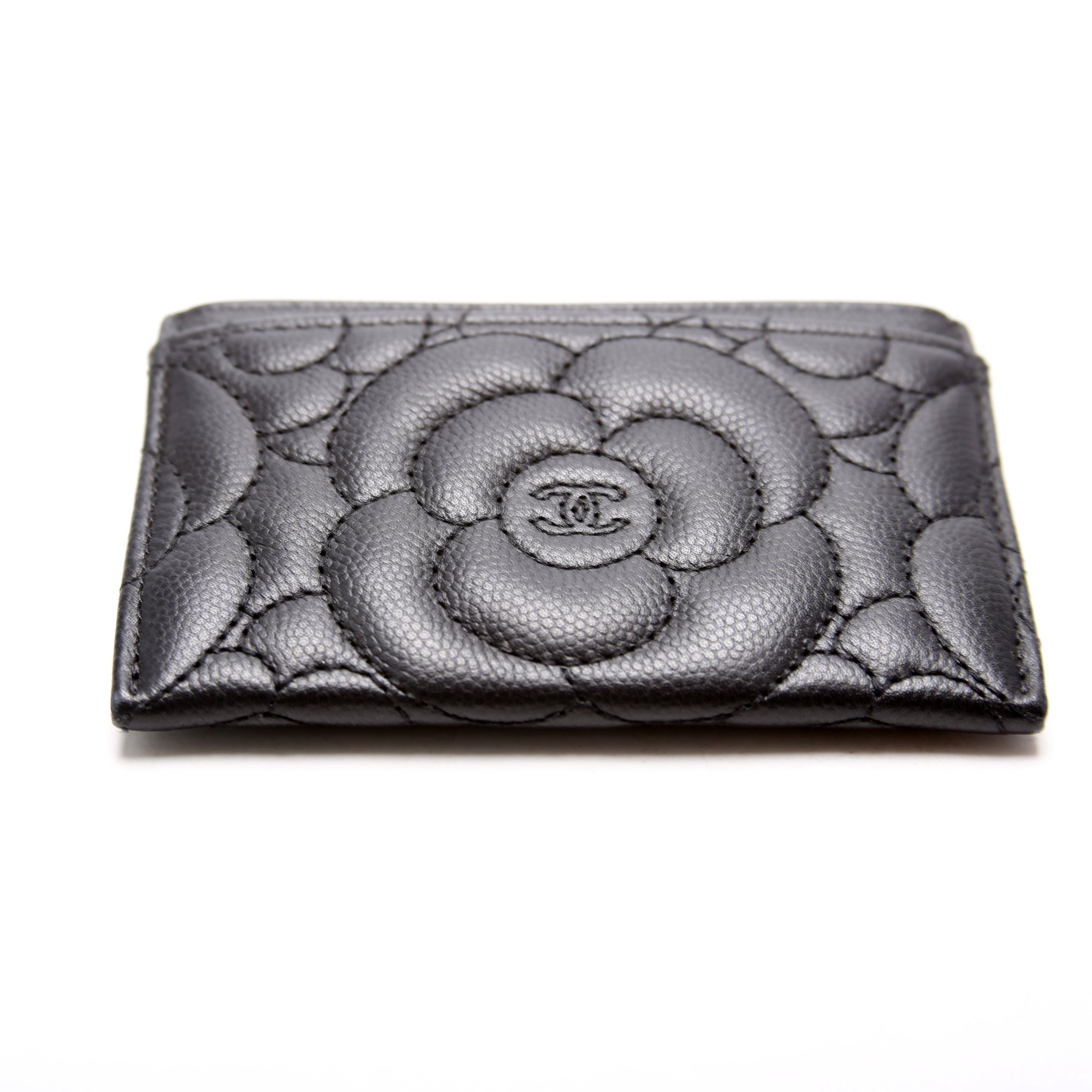 Camellia Flower Embossed Caviar Card Holder 24M Black