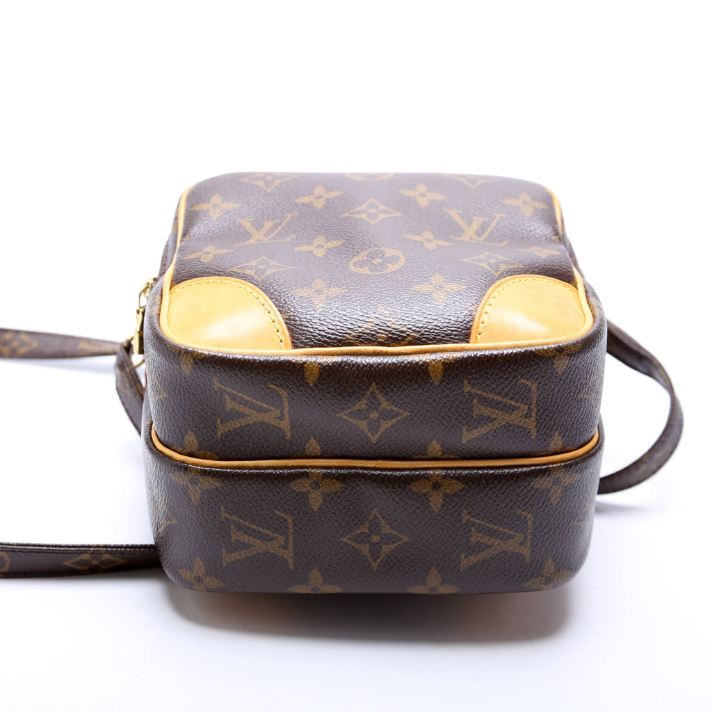 Amazone Monogram
