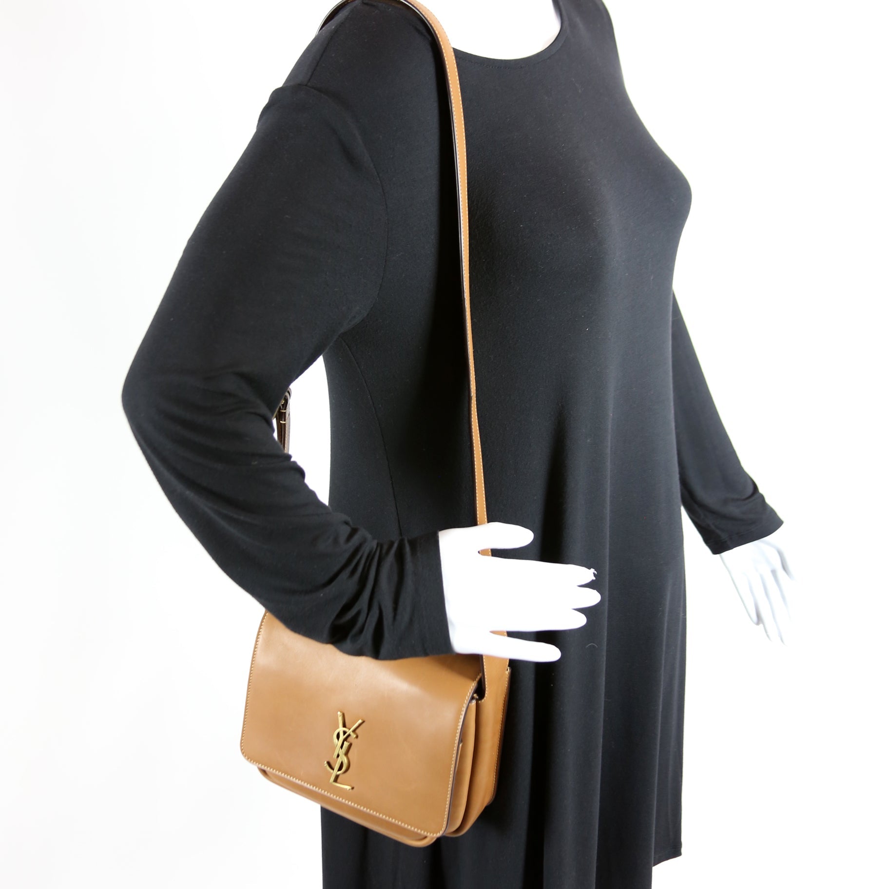 718556 Niki Besace Smooth Leather Brown