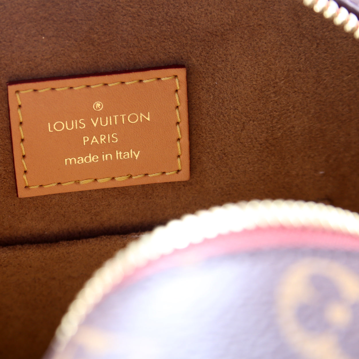 Boite Chapeau Souple MM Monogram