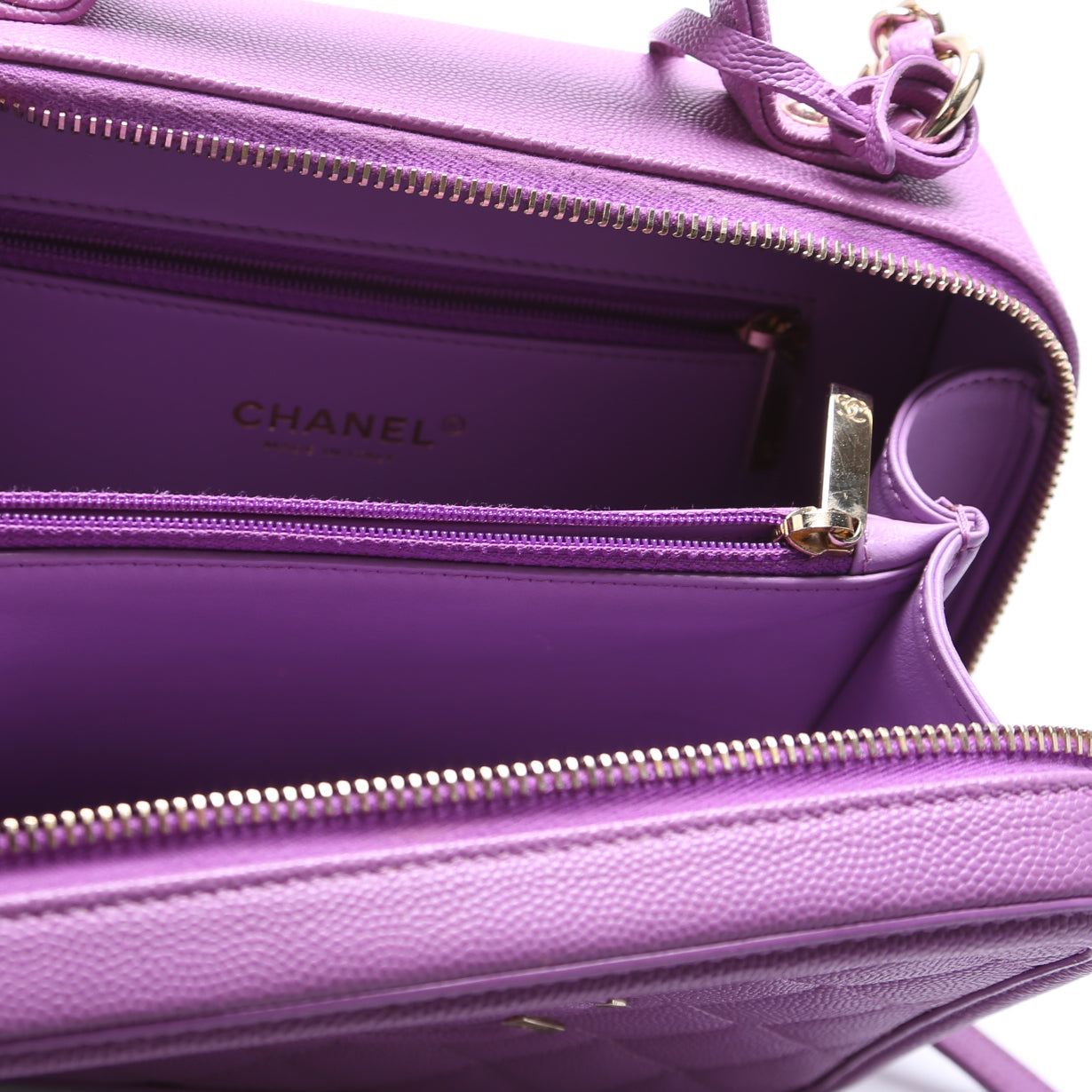 Filigree Vanity Case Medium 28M Purple