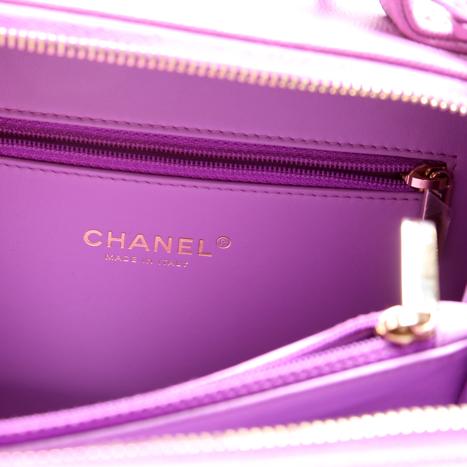 Filigree Vanity Case Medium 28M Purple