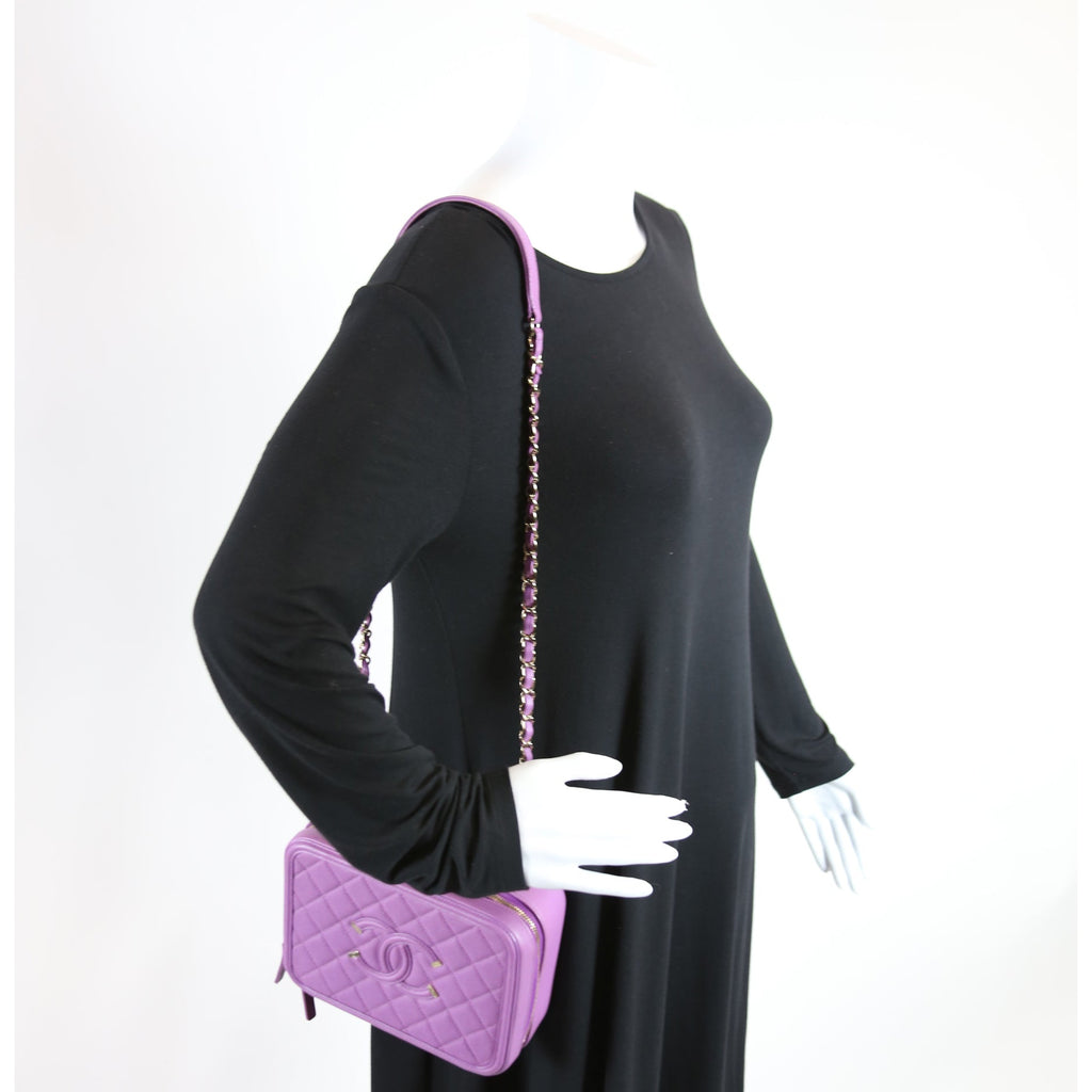 Filigree Vanity Case Medium 28M Purple