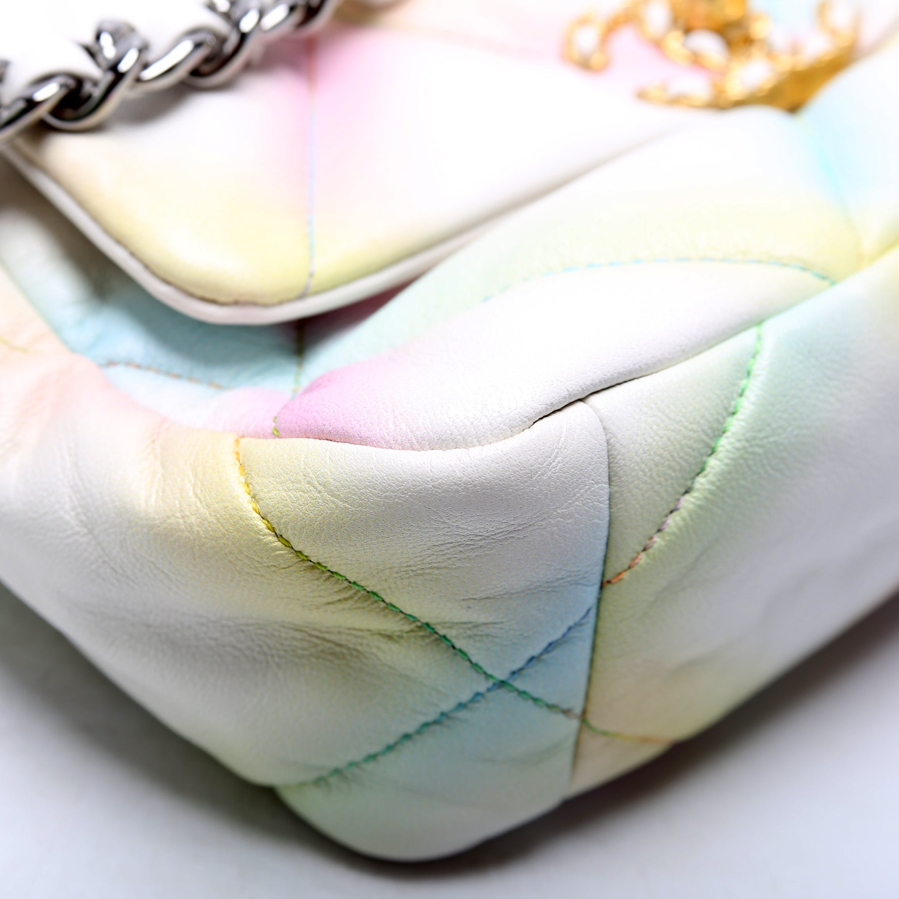 Quilted Goatskin 19 Medium Flap Multicolor RFID