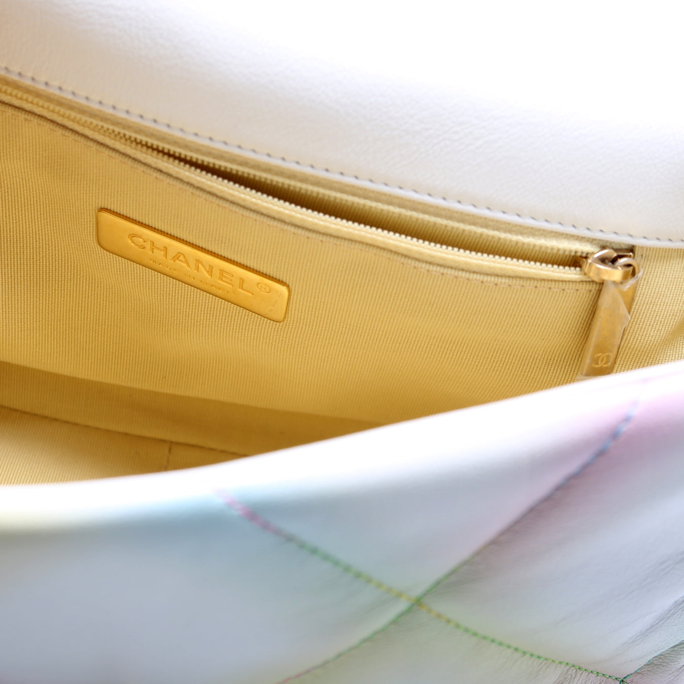 Quilted Goatskin 19 Medium Flap Multicolor RFID