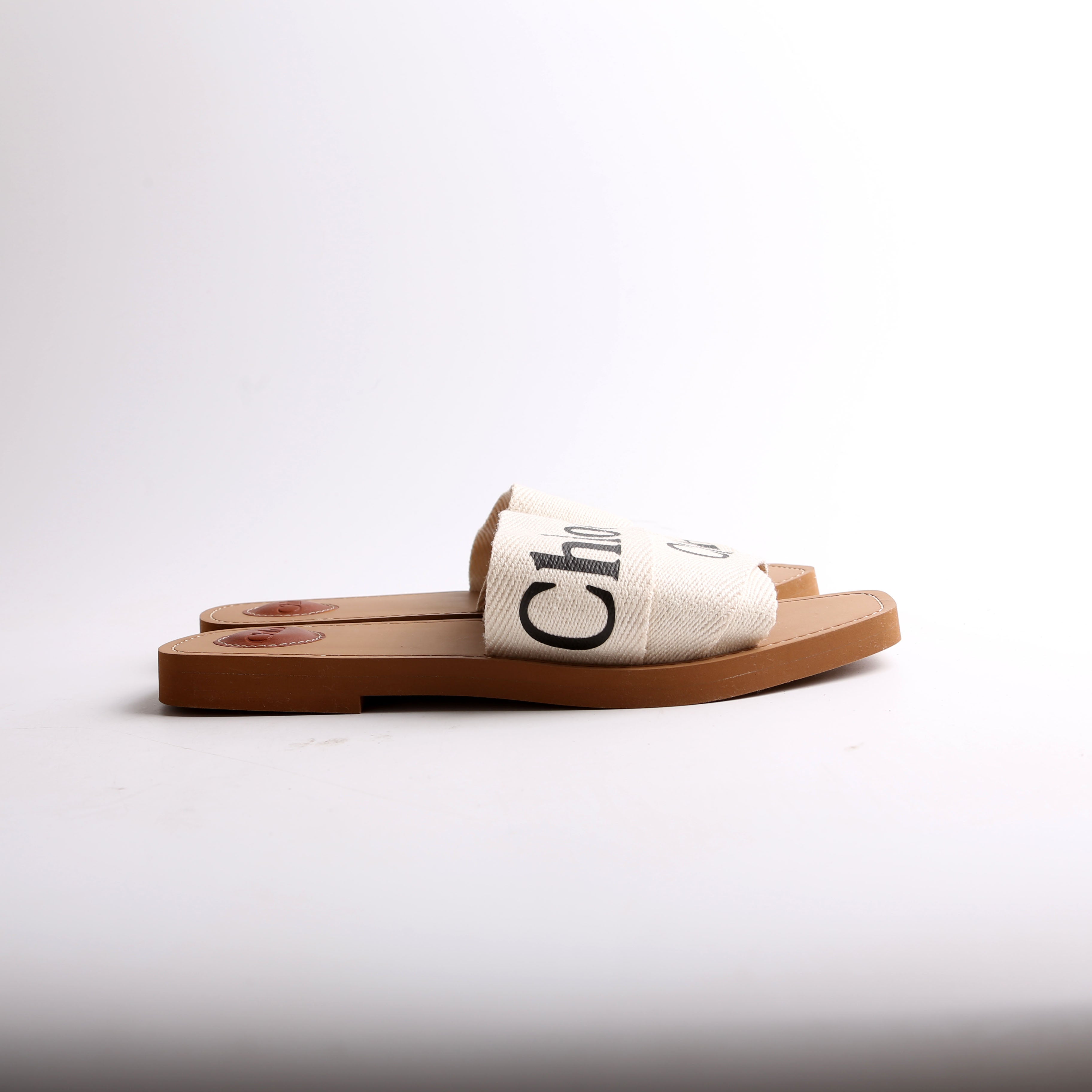 Woody Flat Mules Size 40