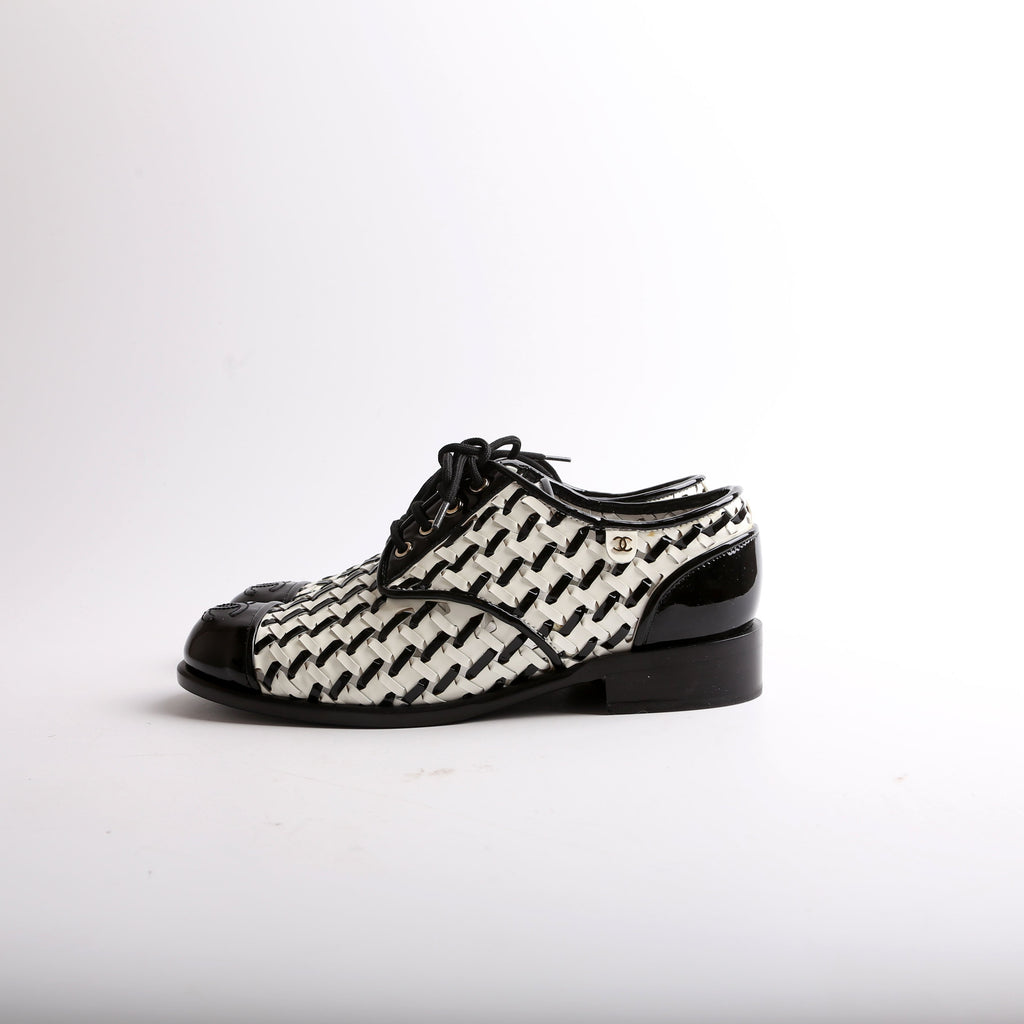 Lace Up Woven Leather Loafers Size 37.5