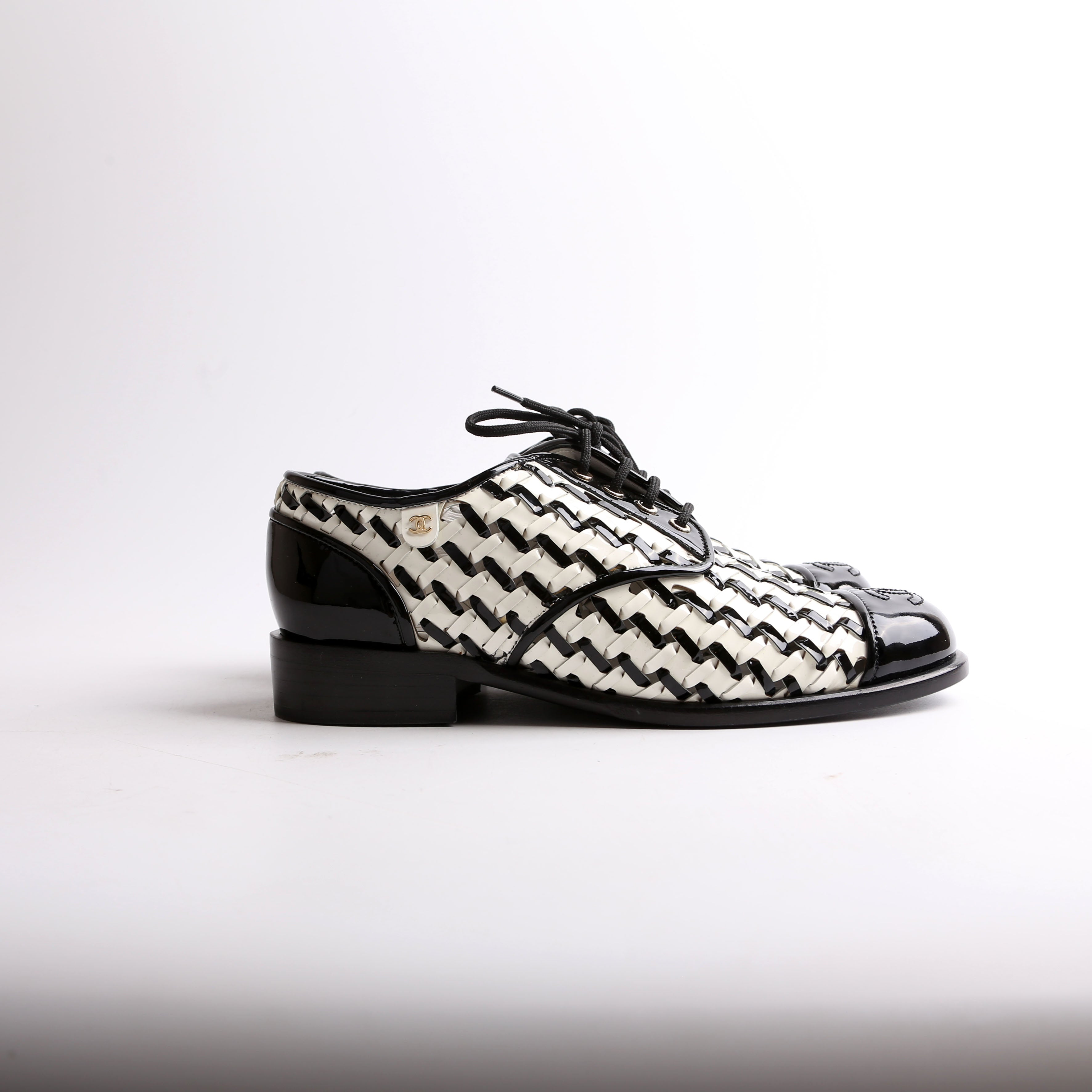 Lace Up Woven Leather Loafers Size 37.5