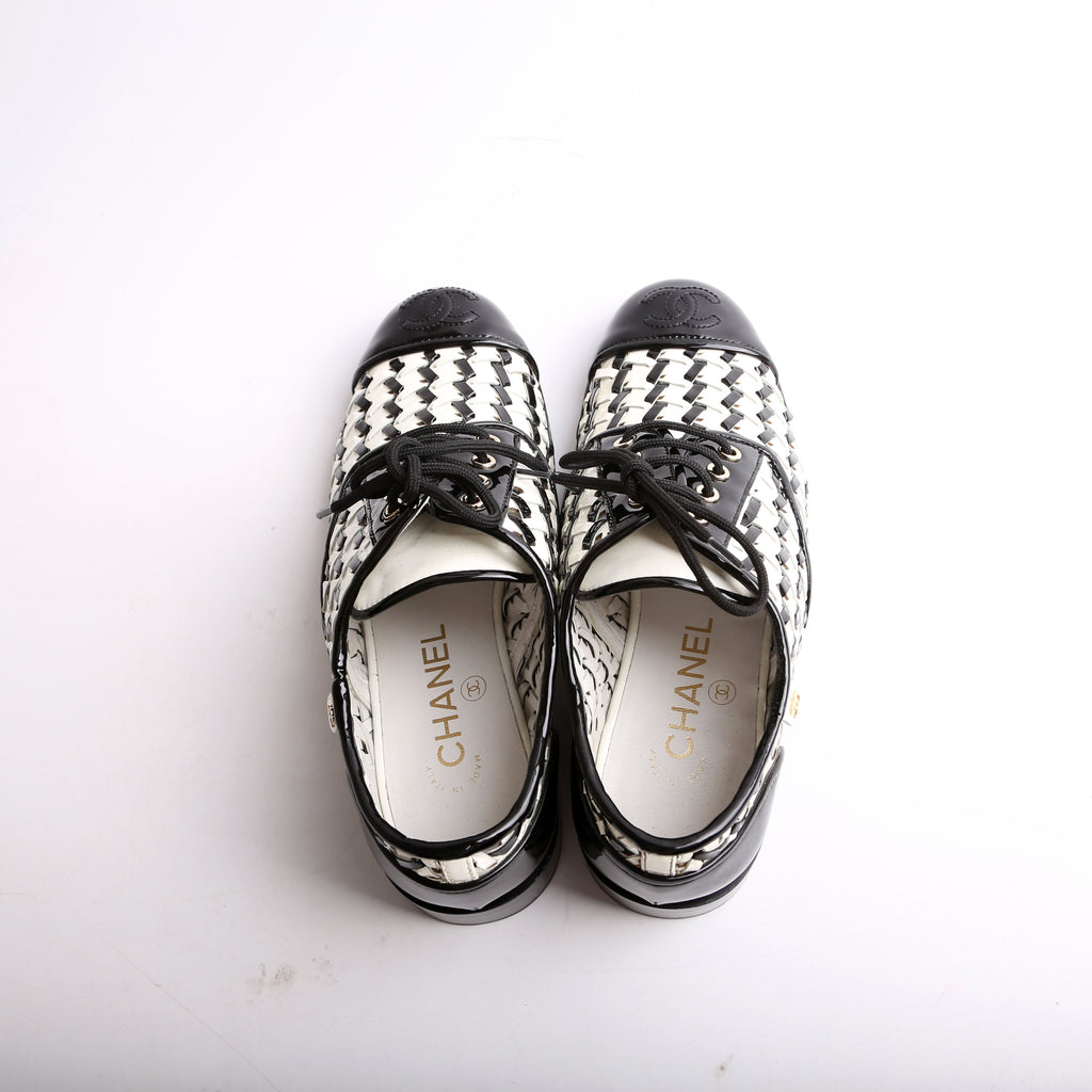 Lace Up Woven Leather Loafers Size 37.5