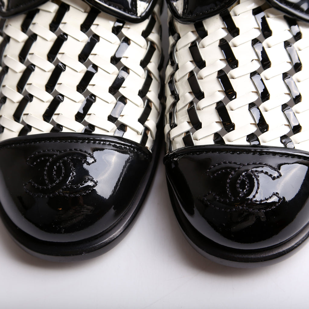 Lace Up Woven Leather Loafers Size 37.5