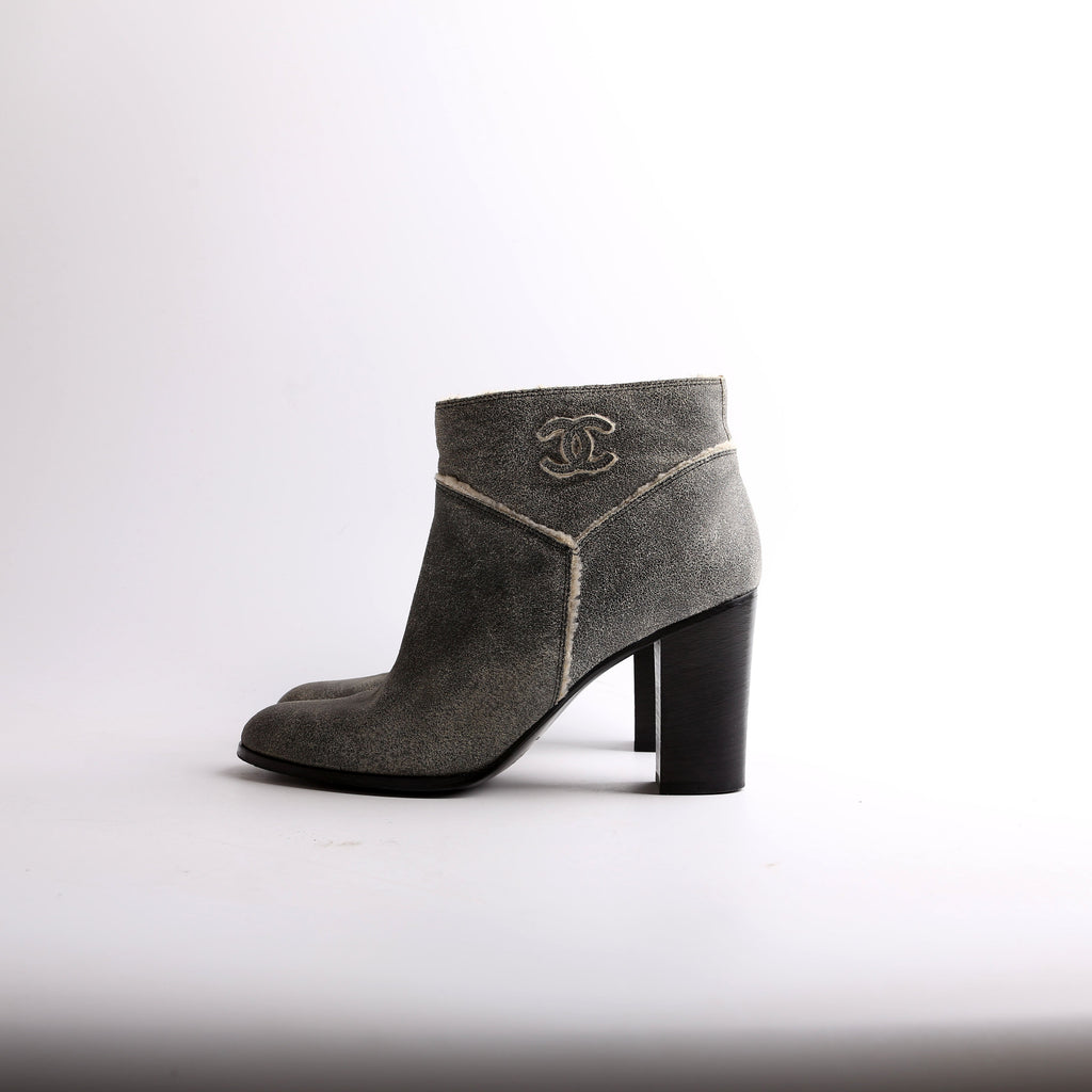 CC Suede Shearling Ankle Boots Size 40.5