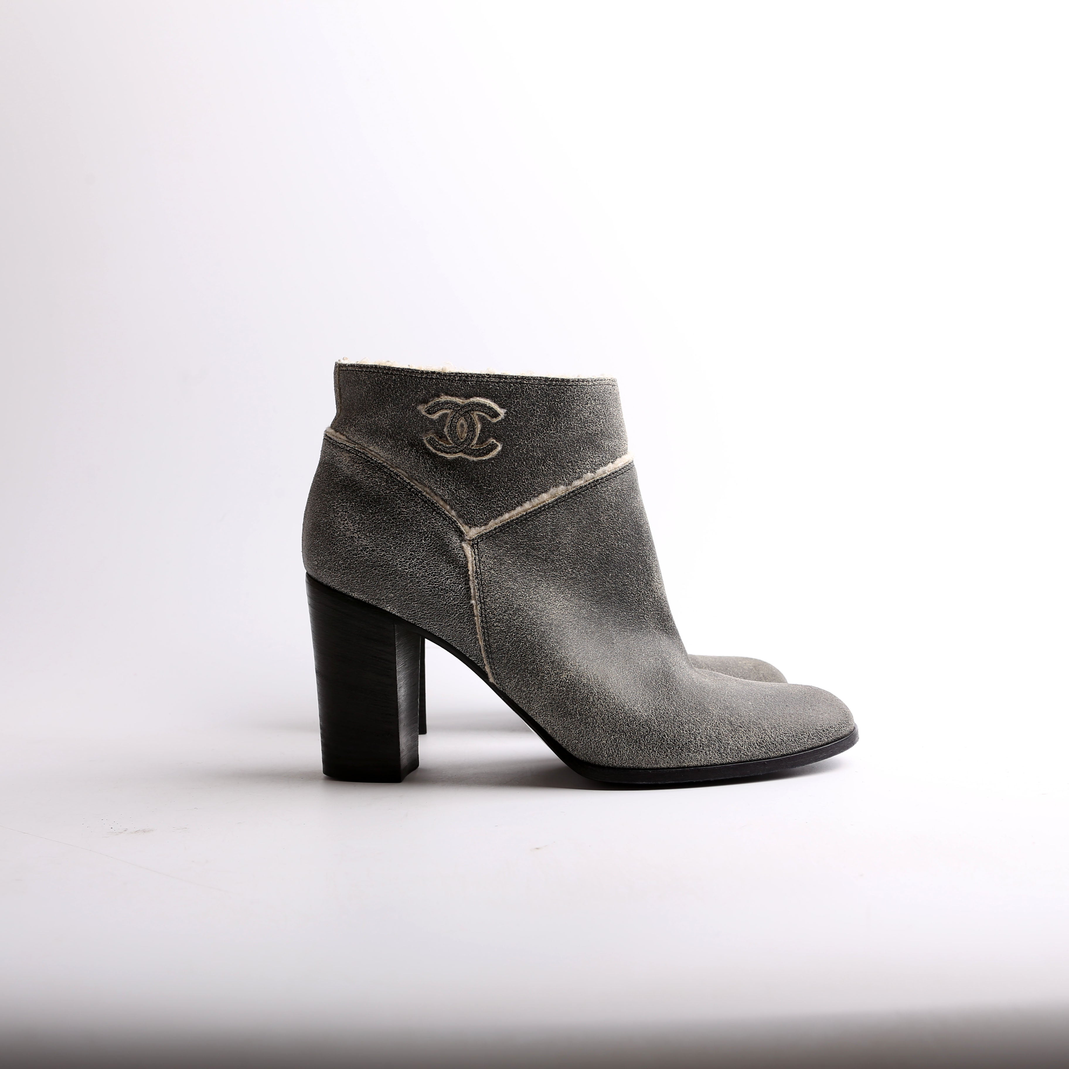 CC Suede Shearling Ankle Boots Size 40.5