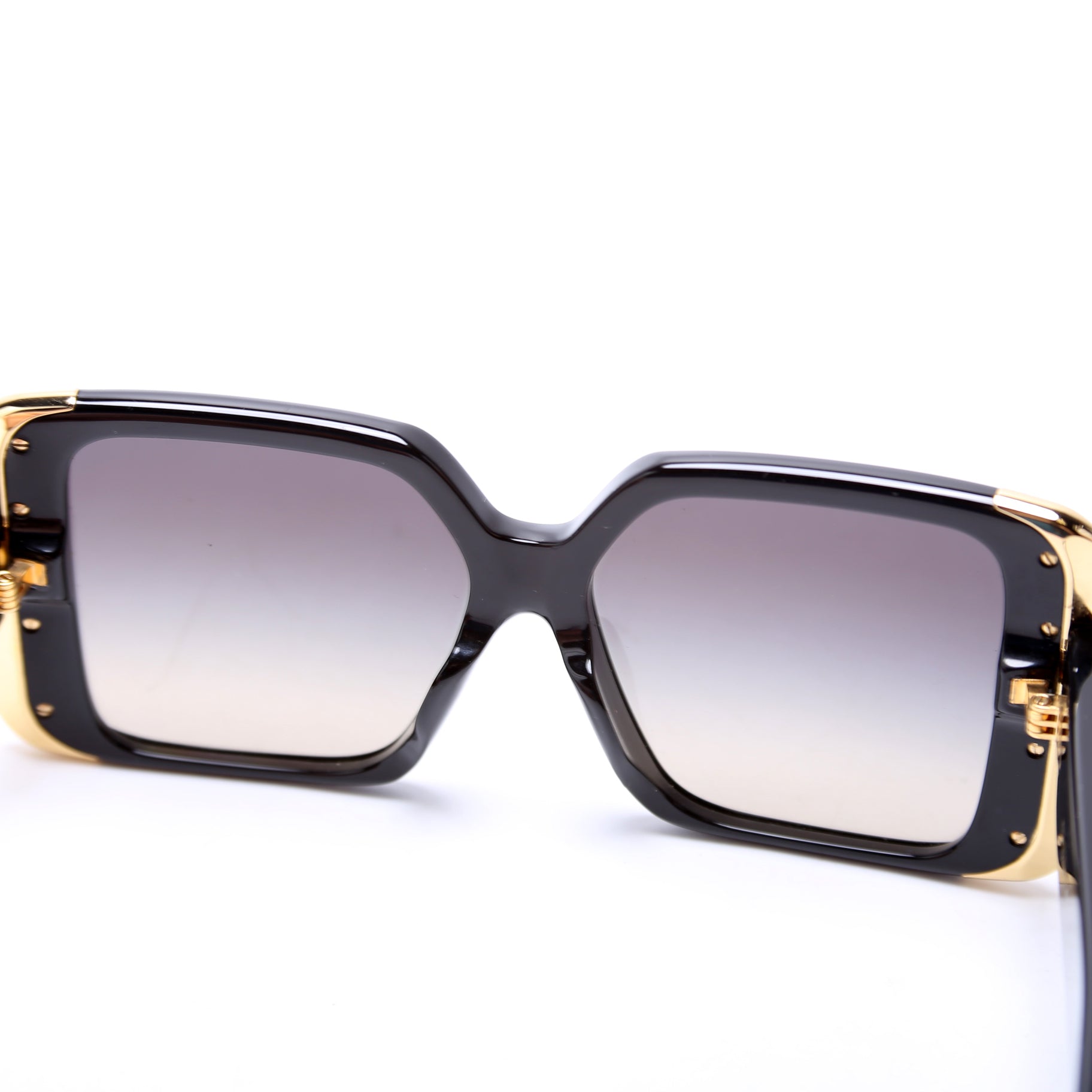 Z1664E Moon Square Sunglasses Black/Gold