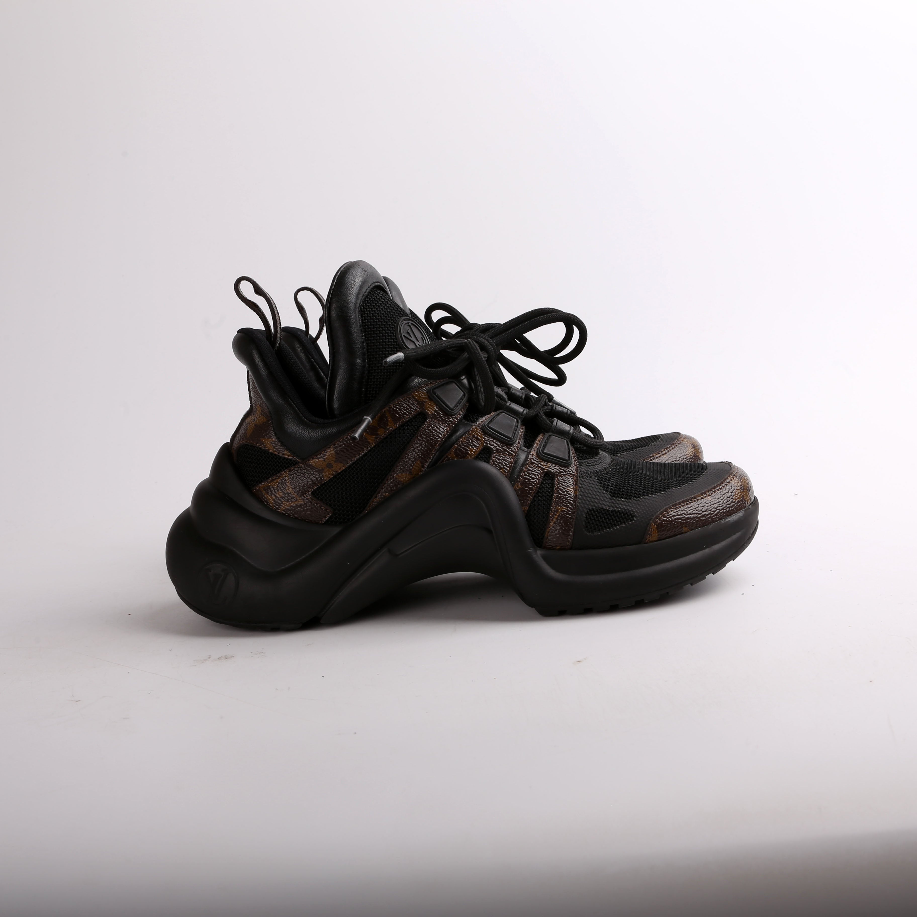 Archlight Sneakers Size 37.5